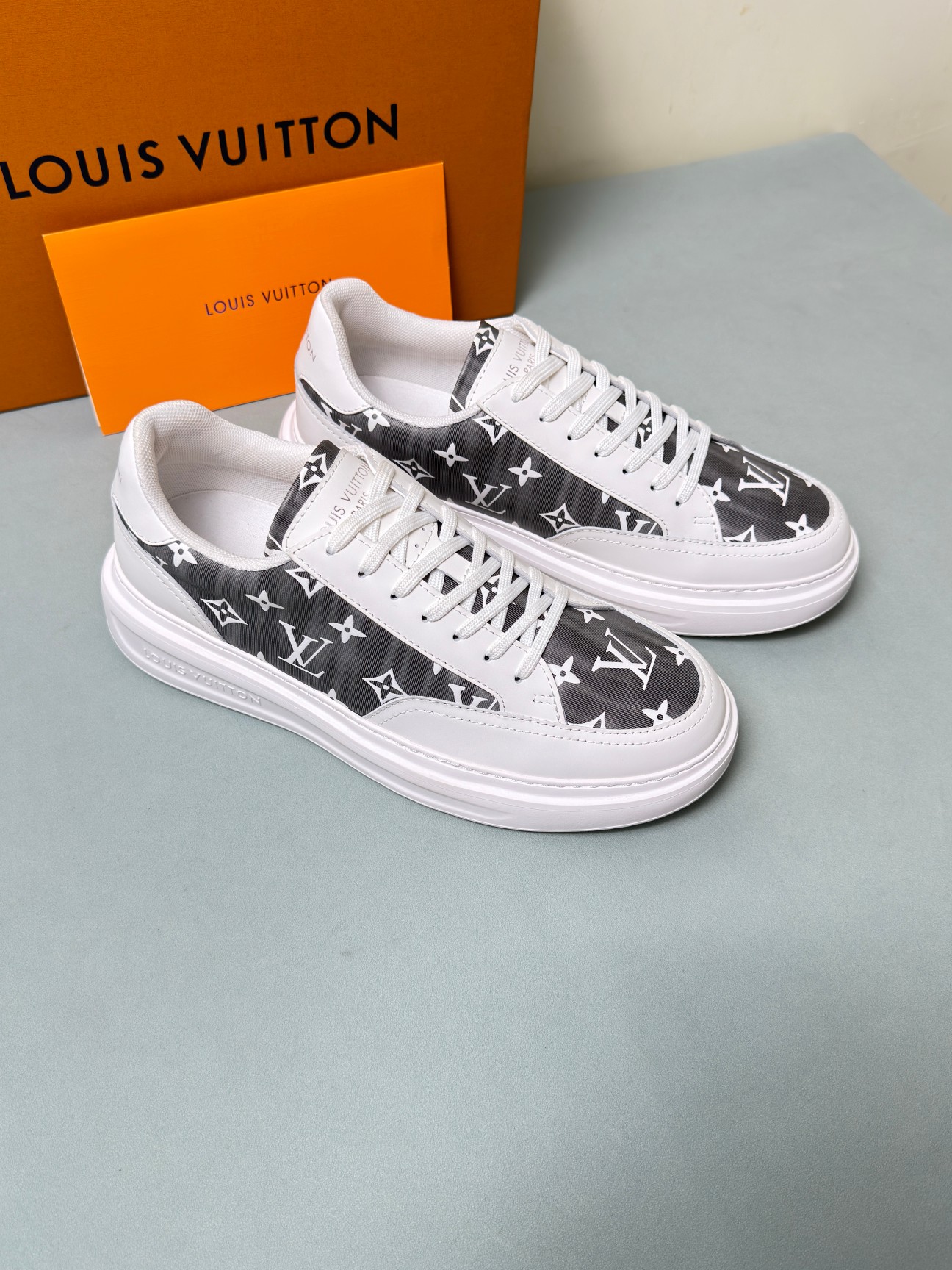 Louis Vuitton Male Sneakers 45-l