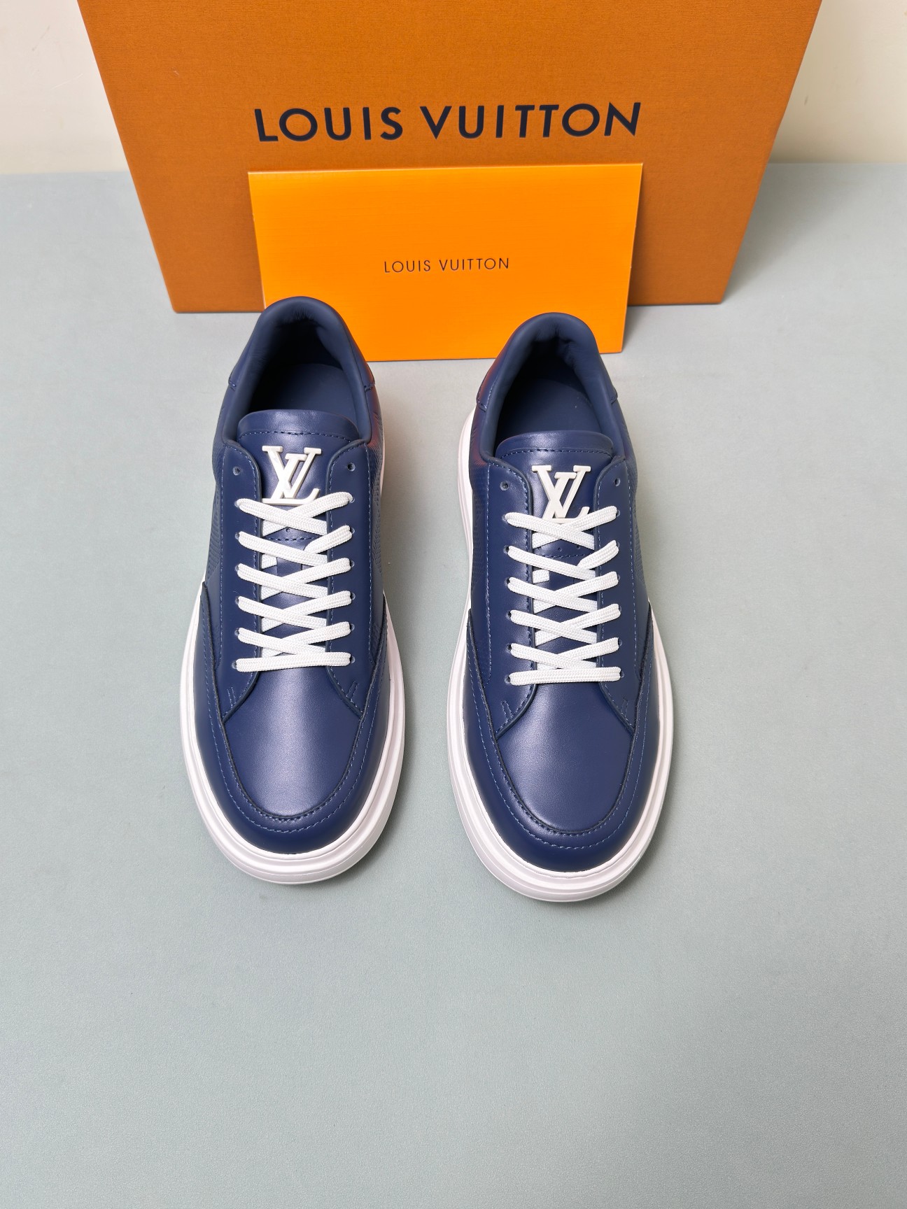 Louis Vuitton Male Sneakers 45-l