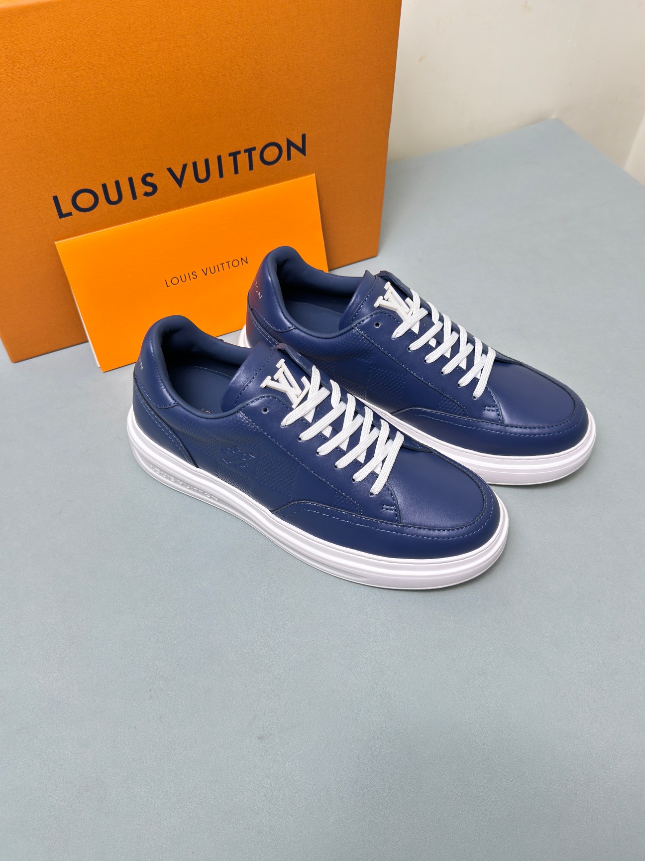 Louis Vuitton Male Sneakers 45-l