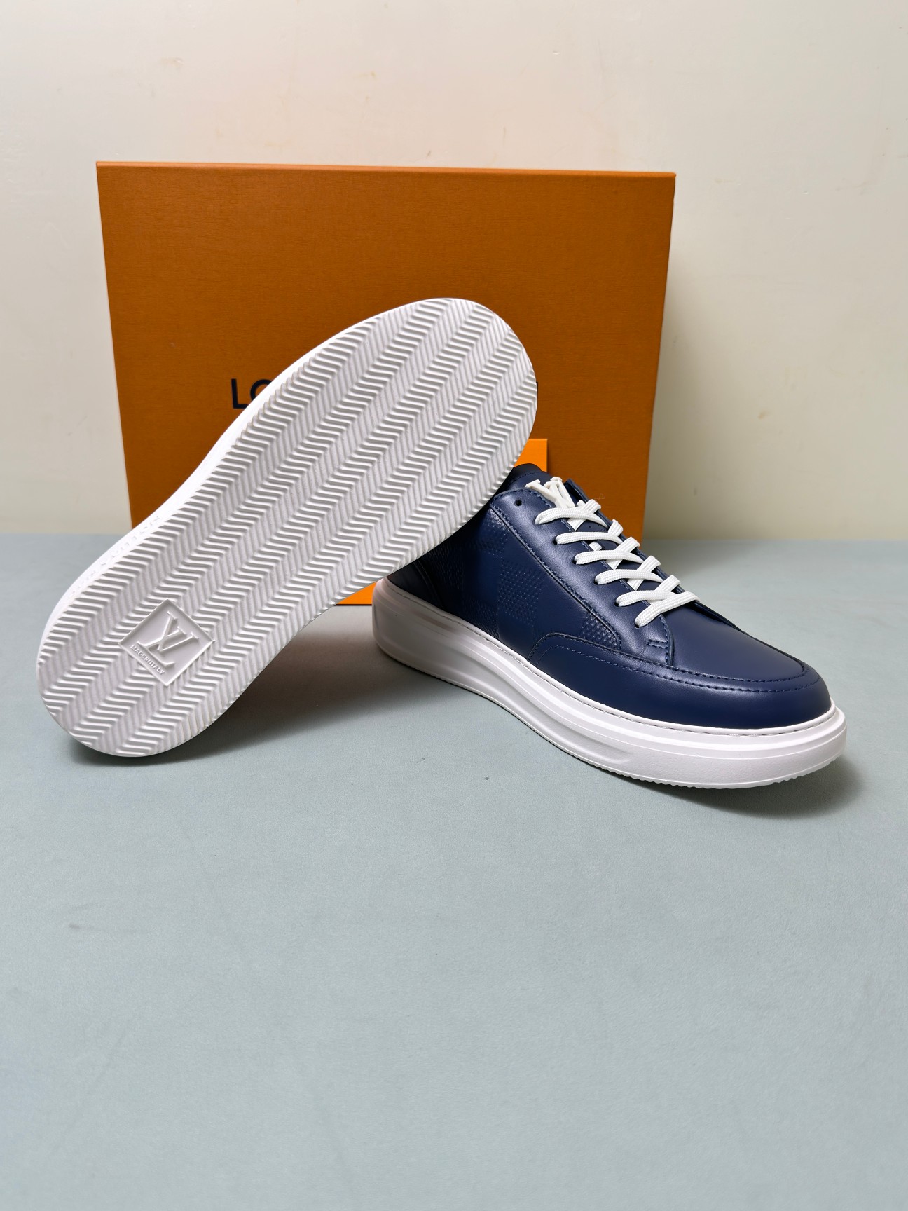 Louis Vuitton Male Sneakers 45-l