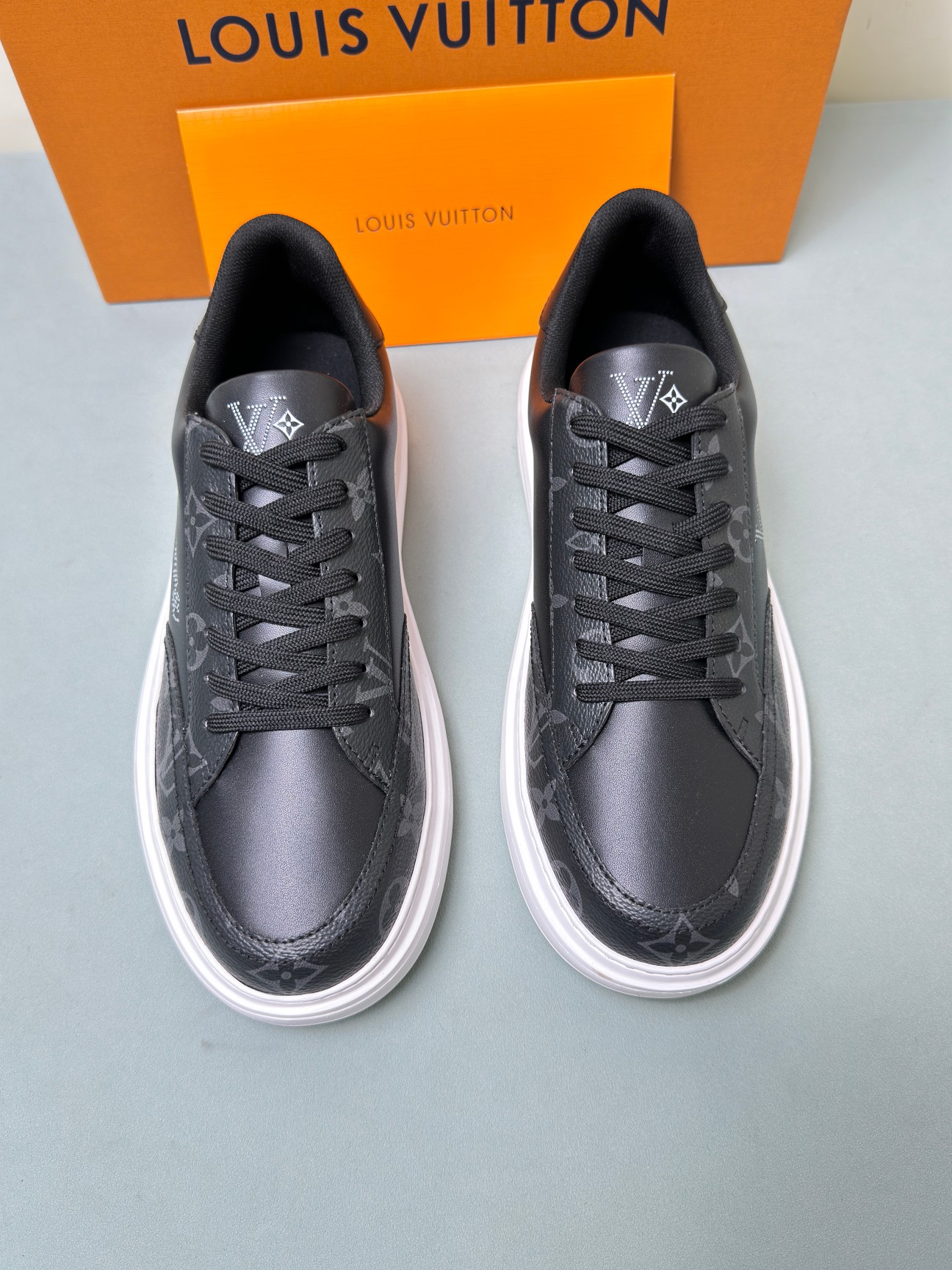 Louis Vuitton Male Sneakers 45-l
