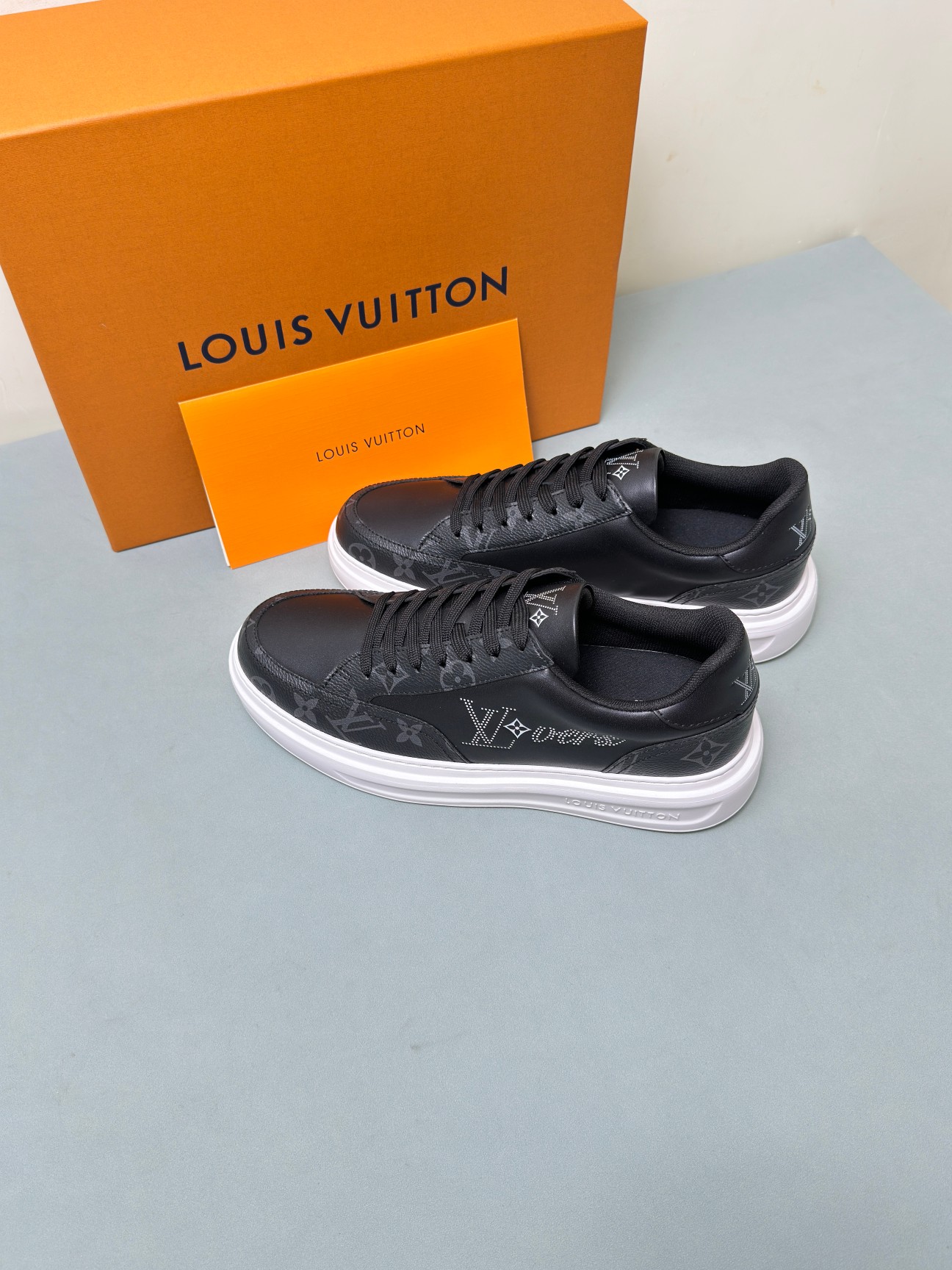 Louis Vuitton Male Sneakers 45-l