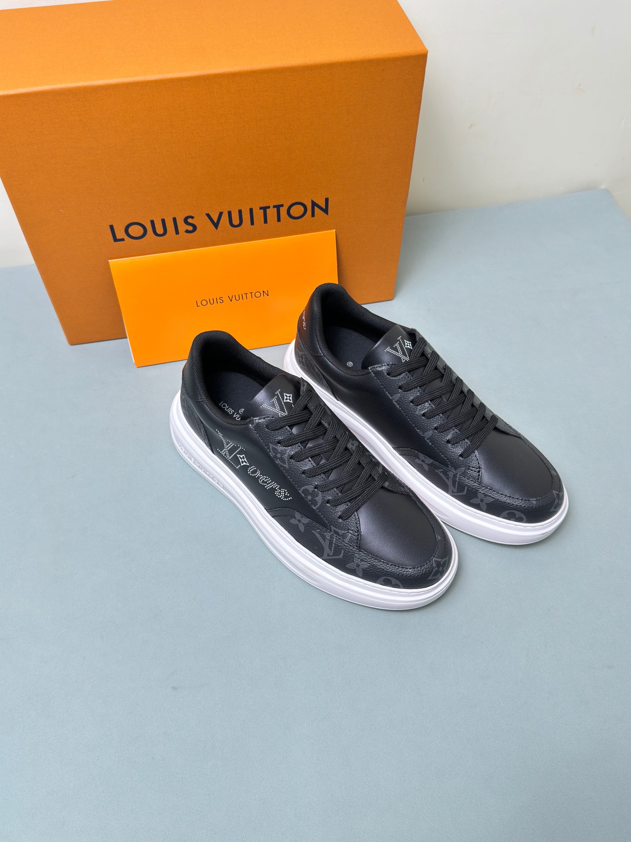Louis Vuitton Male Sneakers 45-l