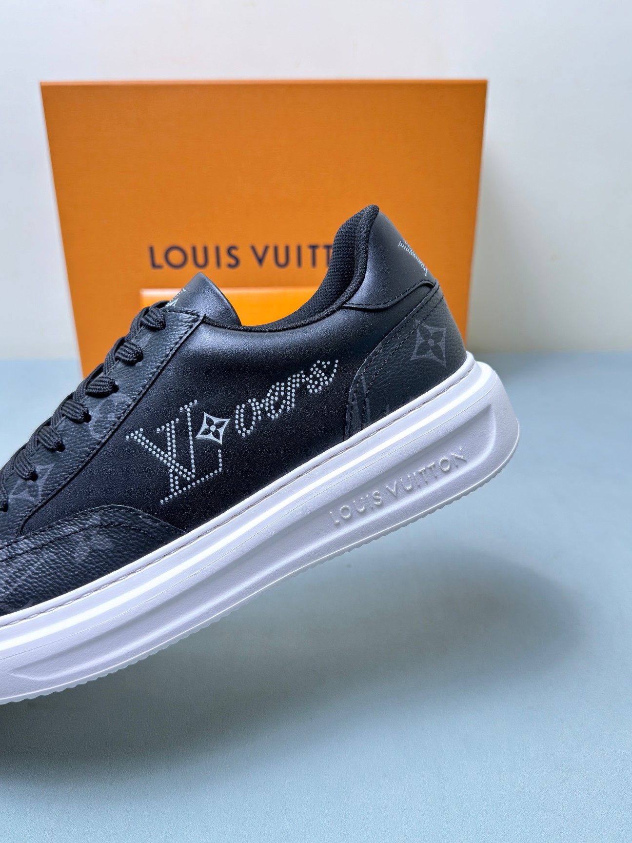 Louis Vuitton Male Sneakers 45-l