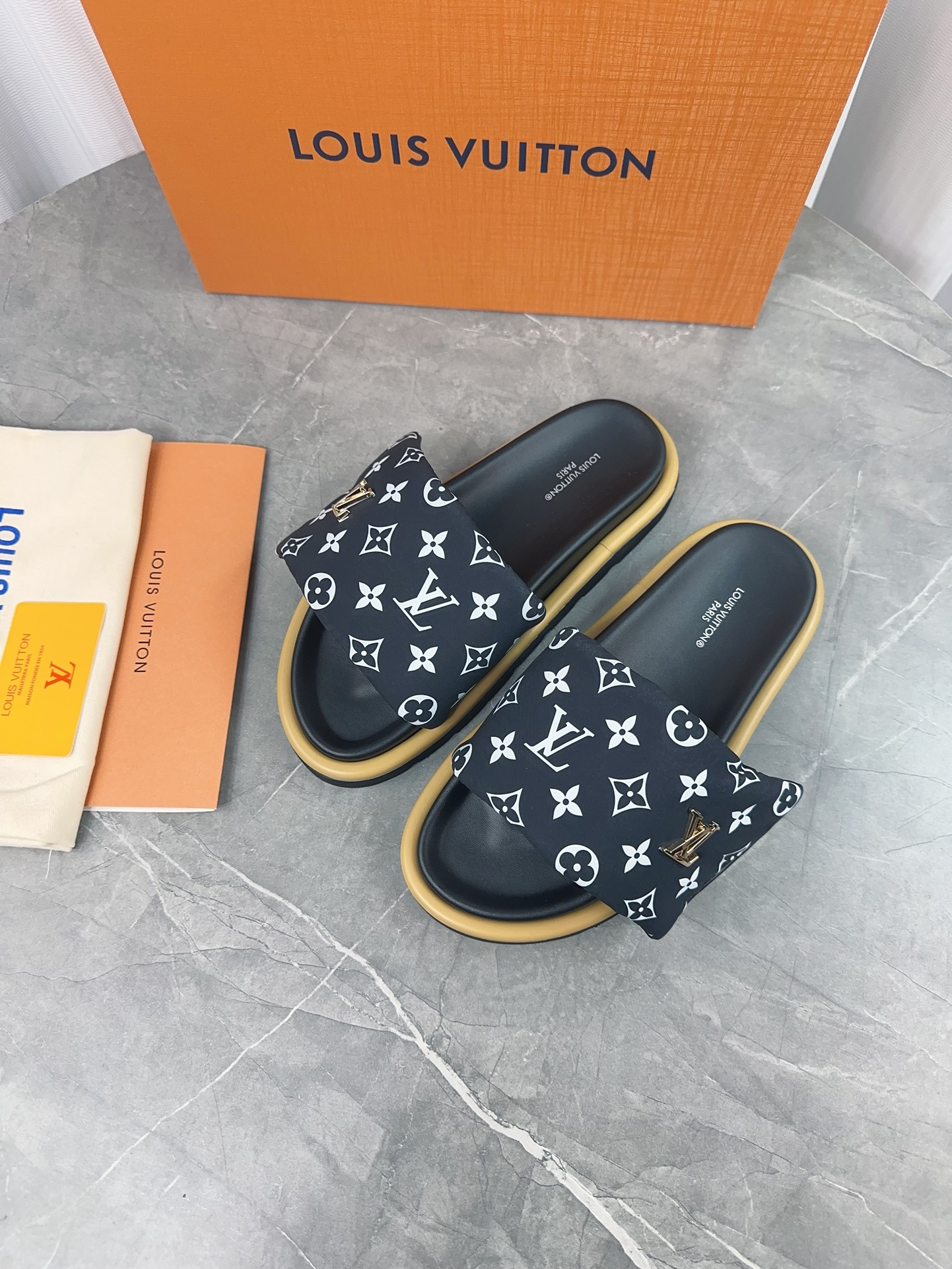 Louis Vuitton Sandals M-l-s