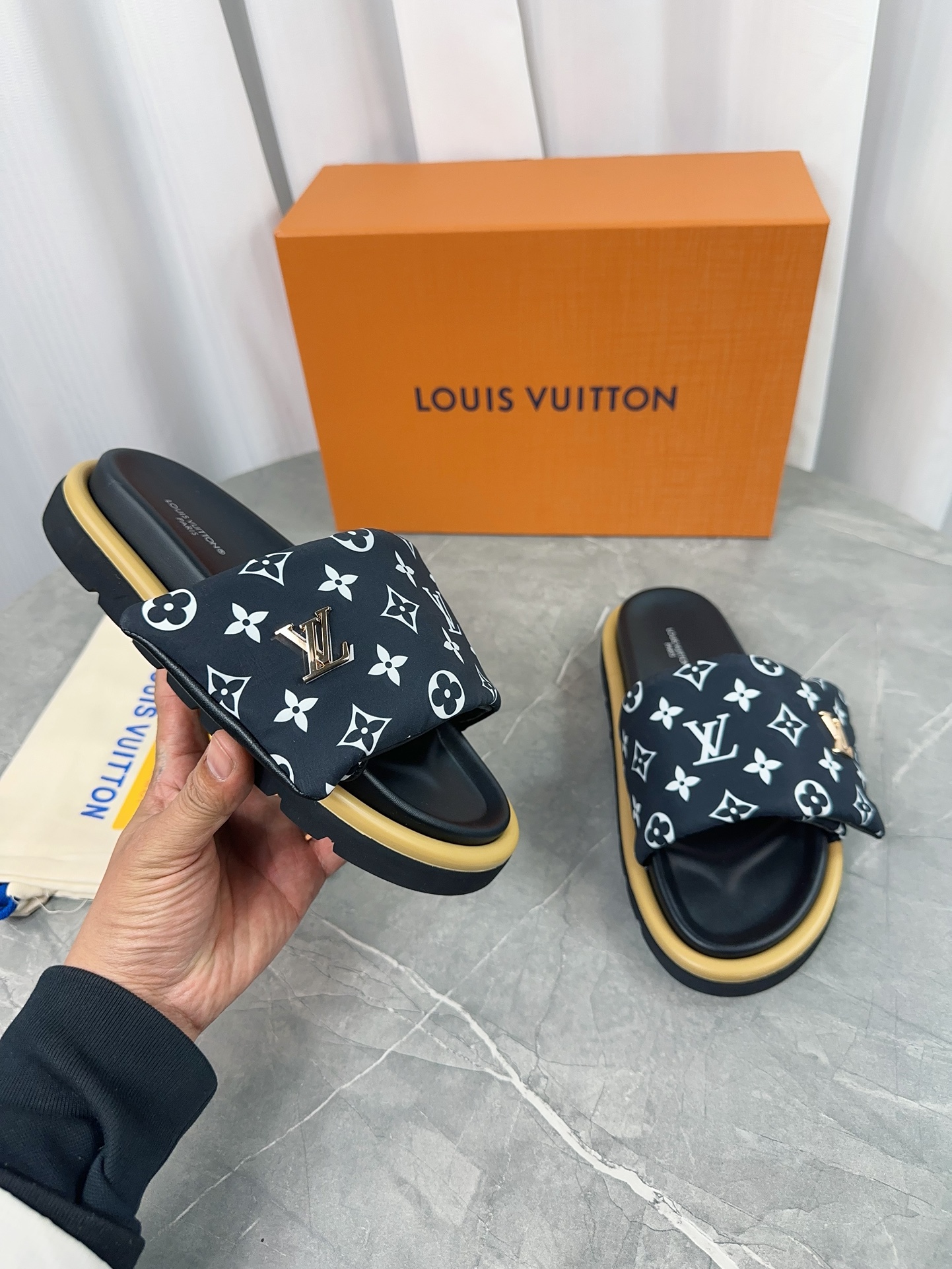 Louis Vuitton Sandals M-l-s
