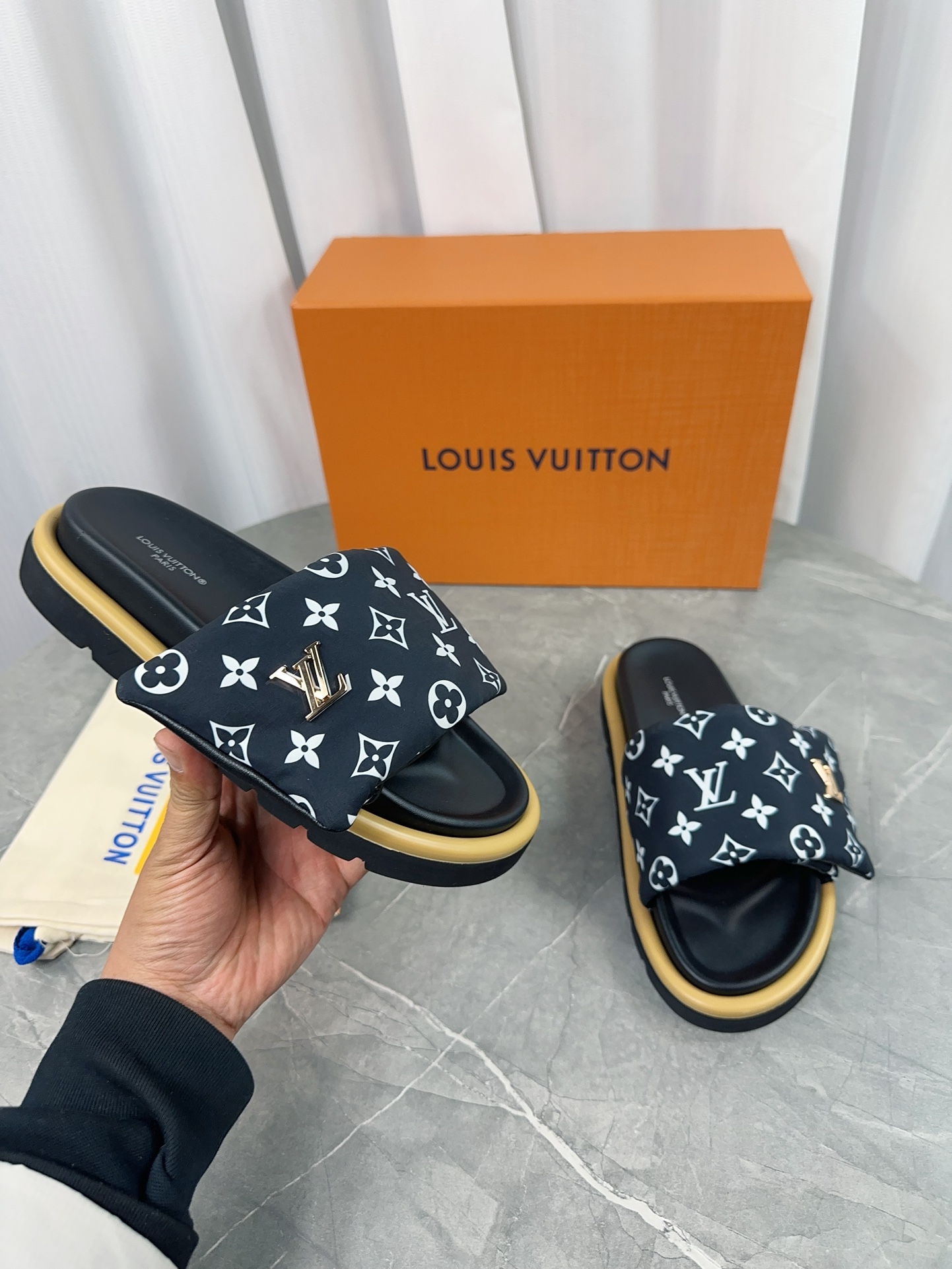Louis Vuitton Sandals M-l-s
