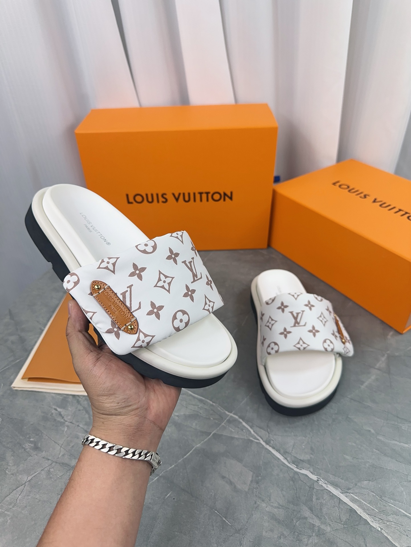 Louis Vuitton Sandals Black M-l-s