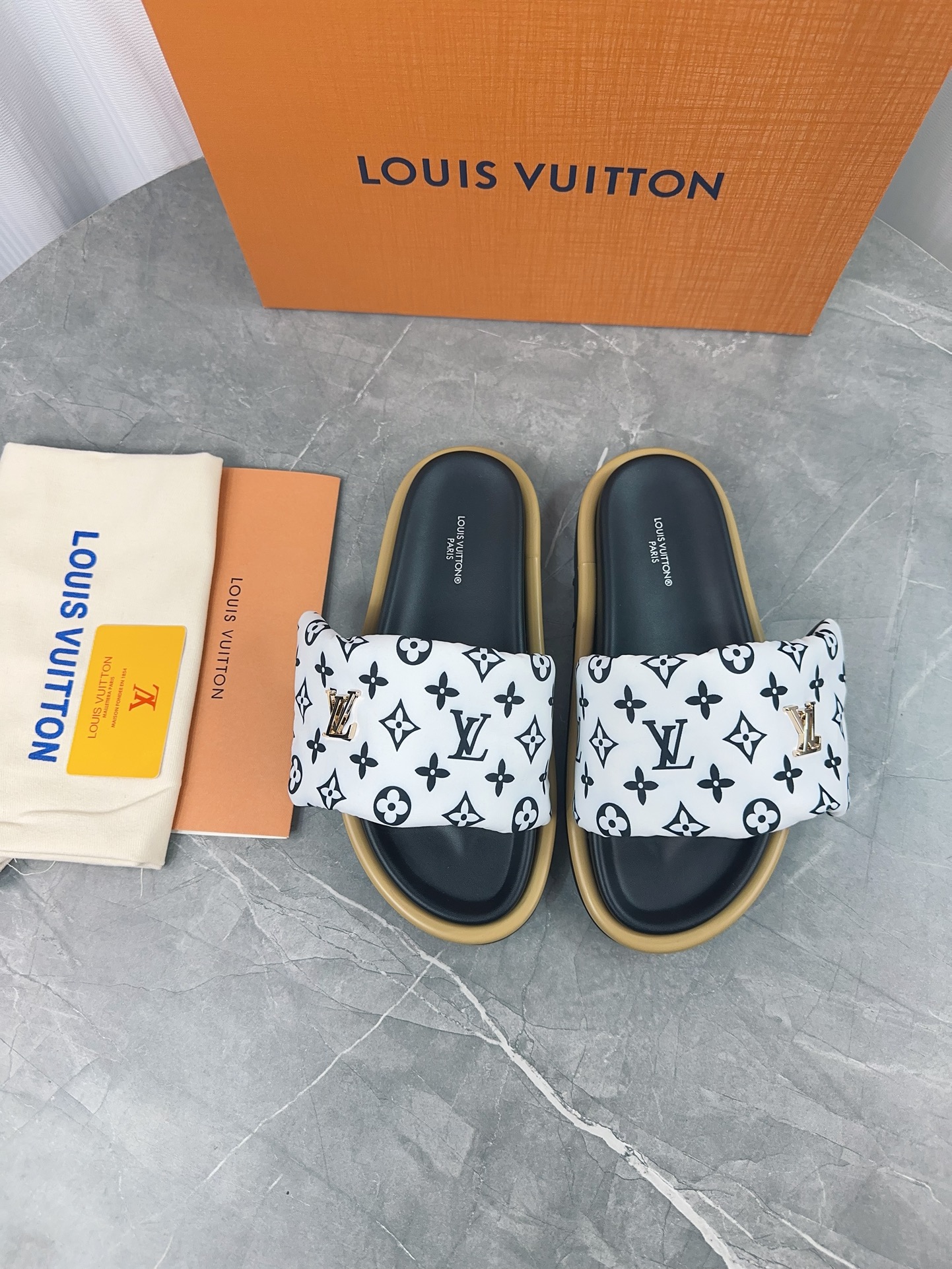 Louis Vuitton Sandals M-l-s