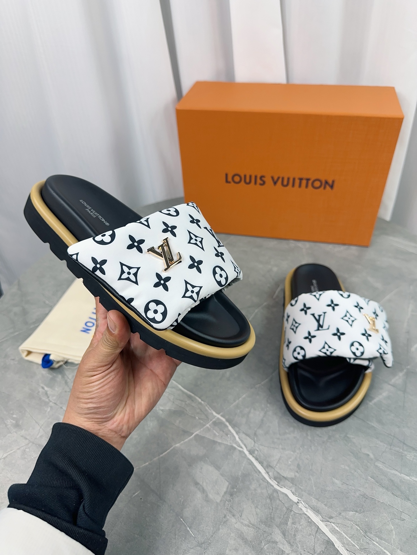 Louis Vuitton Sandals M-l-s