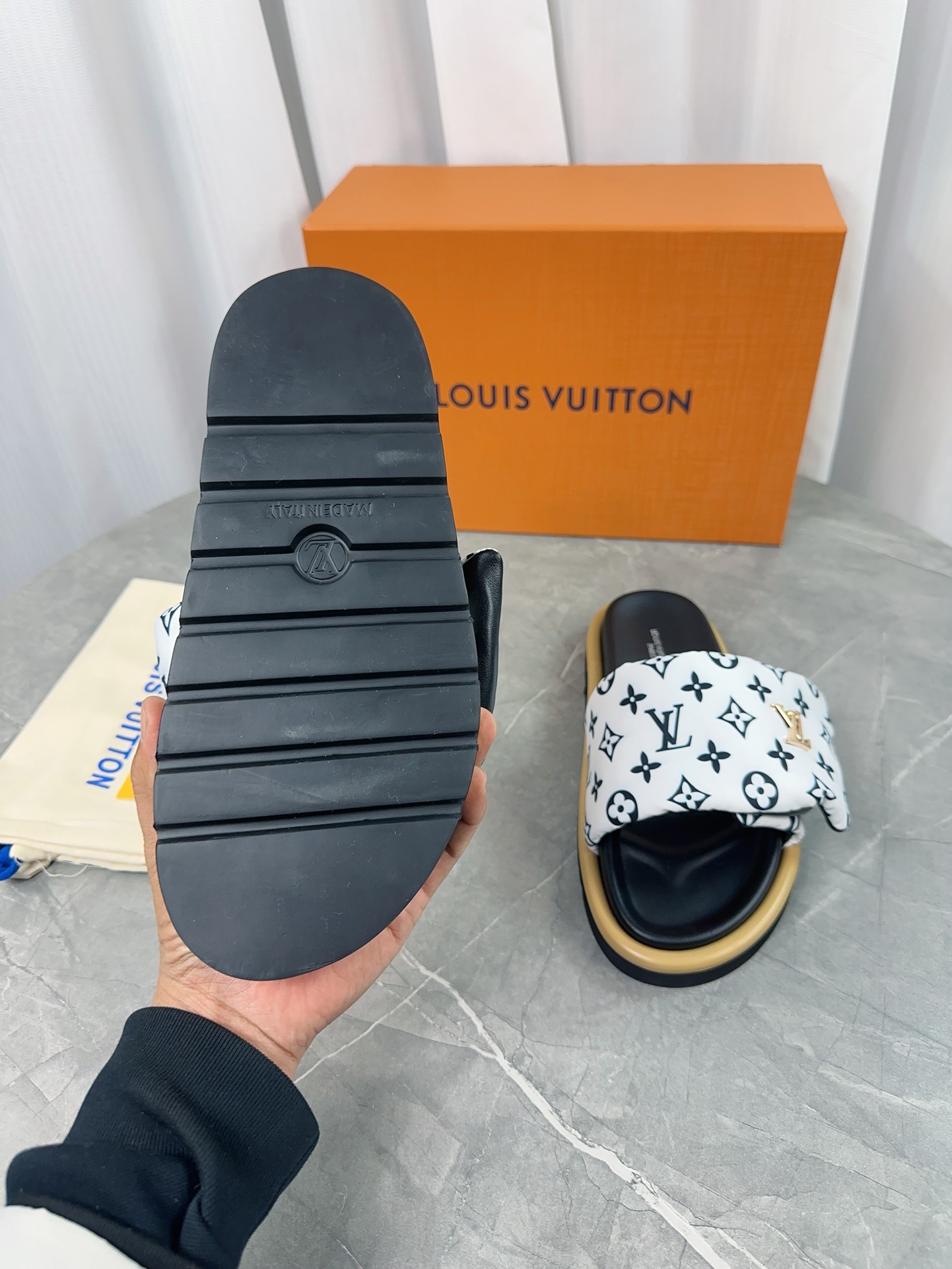 Louis Vuitton Sandals M-l-s