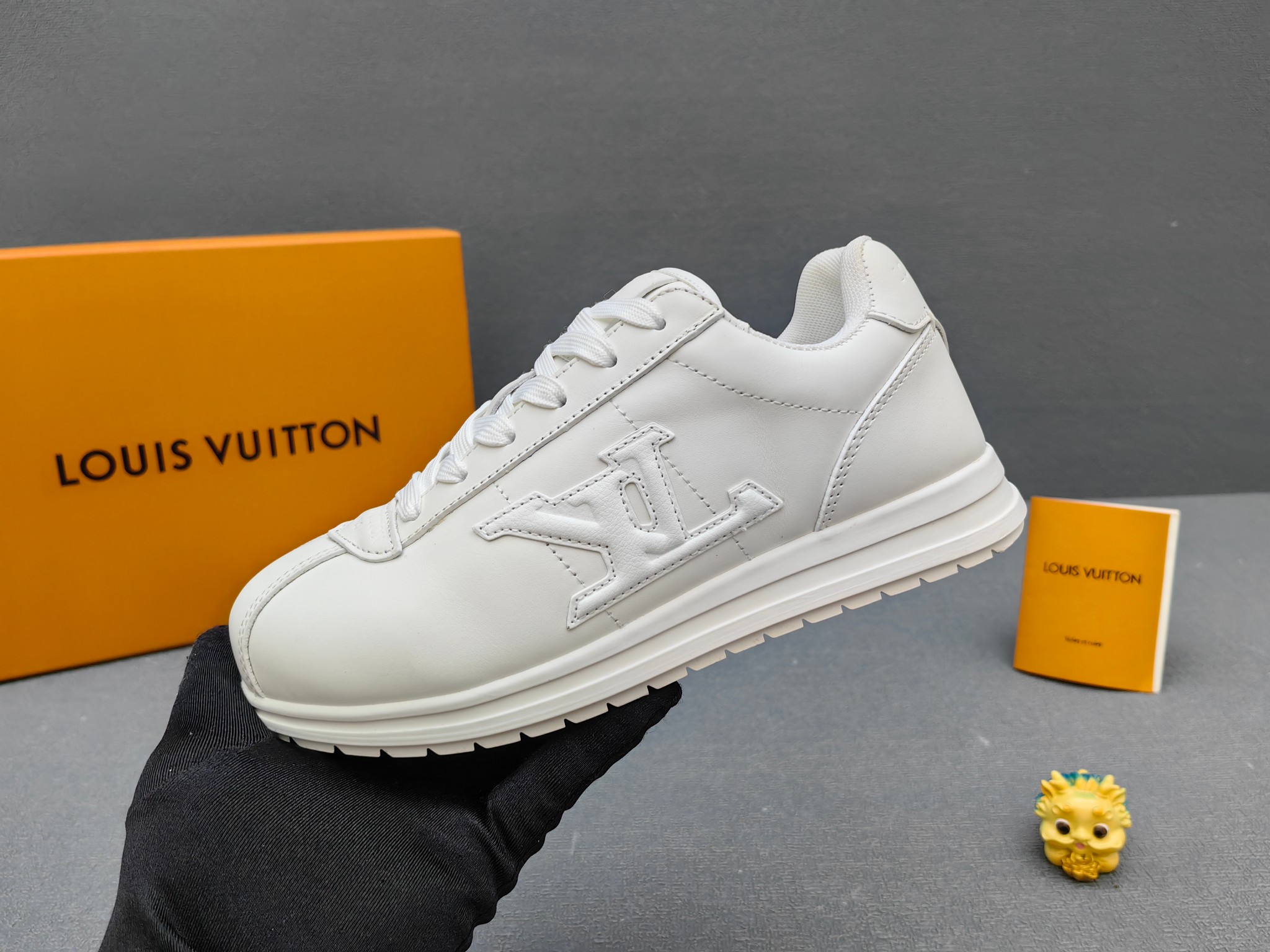 Louis Vuitton Basic Shoes 45-m-l