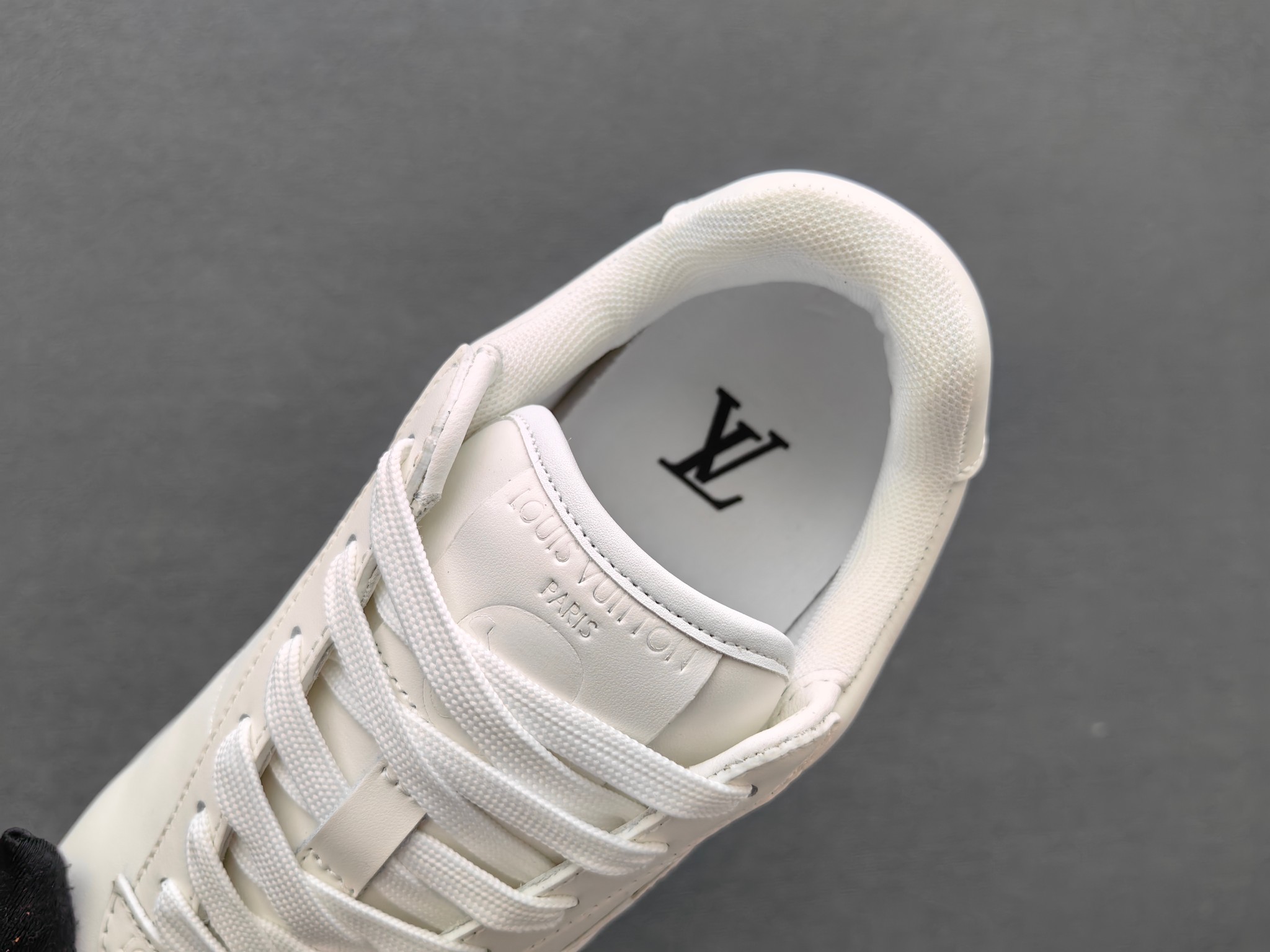 Louis Vuitton Basic Shoes 45-m-l