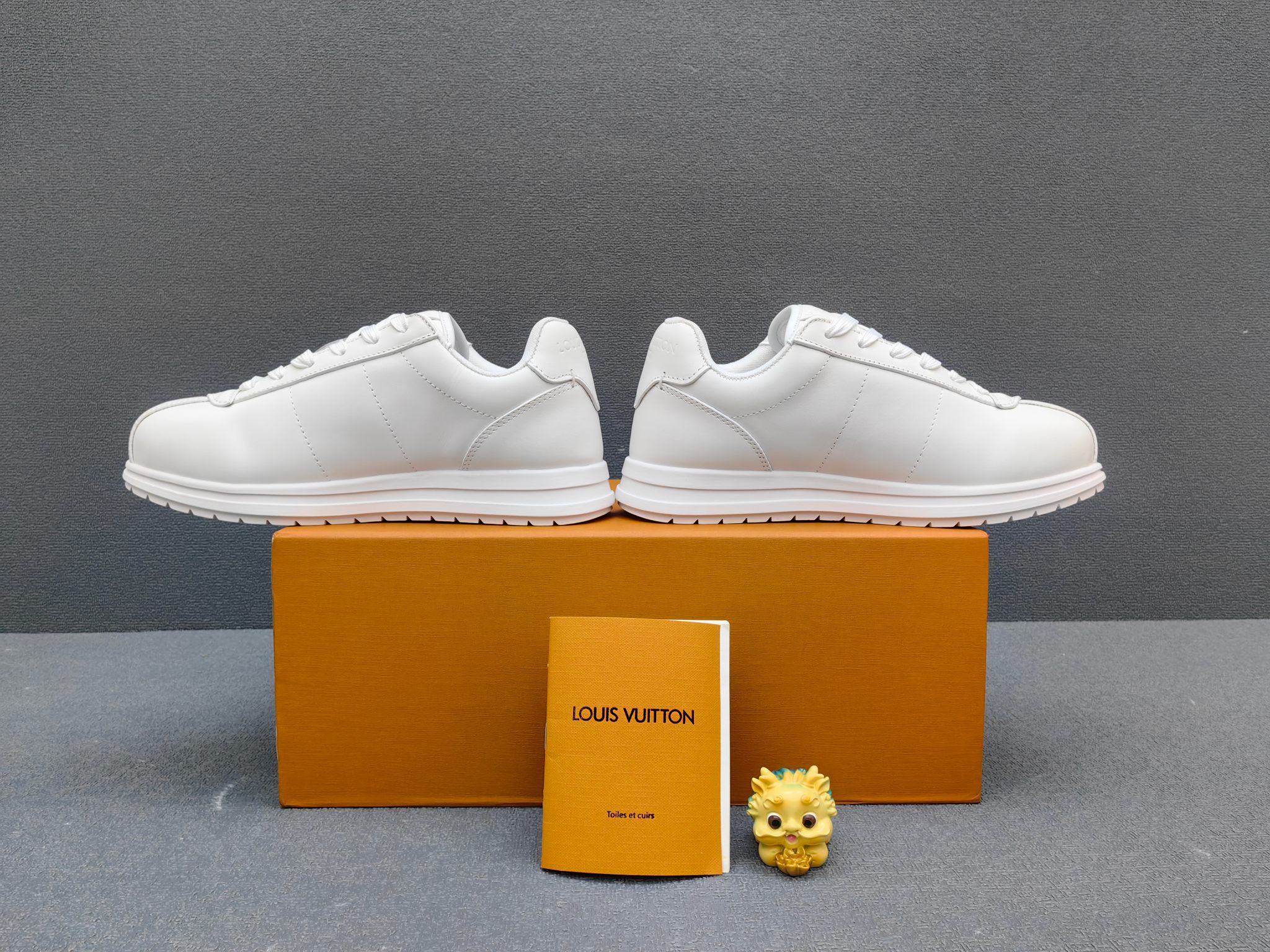 Louis Vuitton Basic Shoes 45-m-l