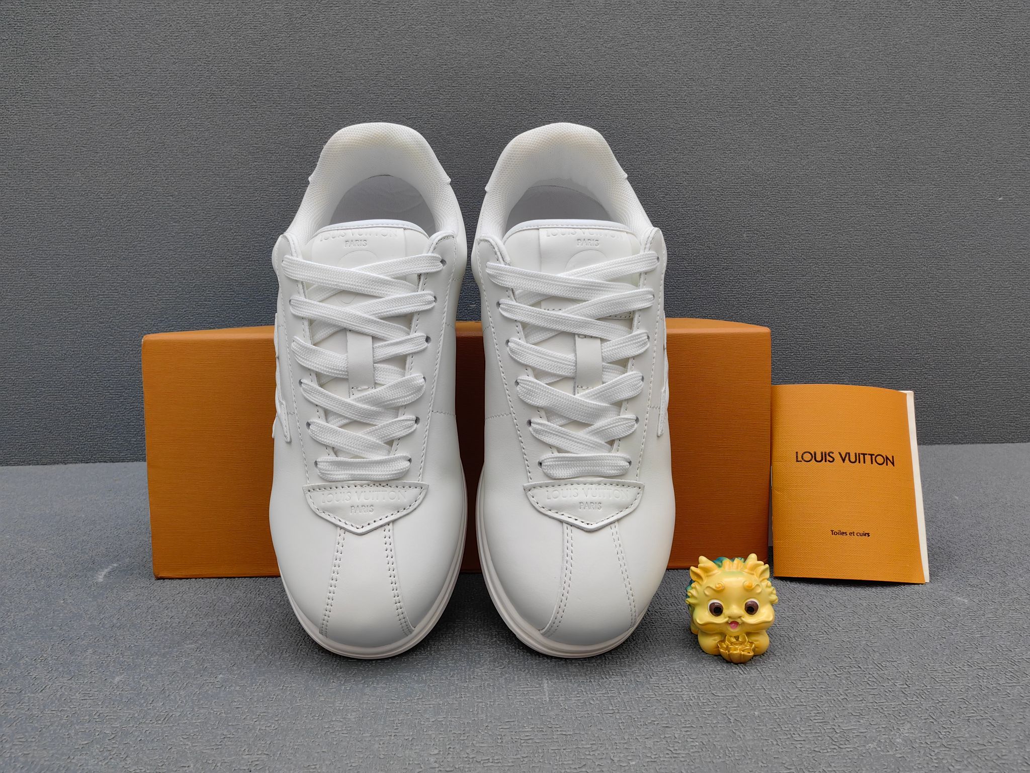 Louis Vuitton Basic Shoes 45-m-l