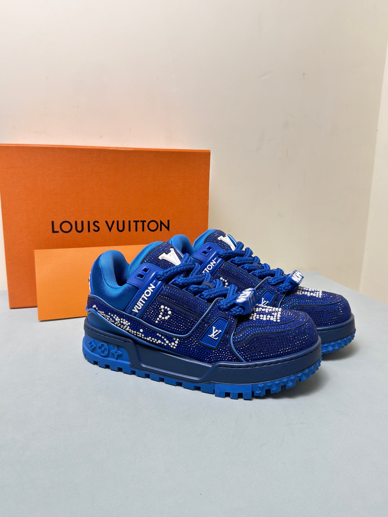 Louis Vuitton Basic Shoes Mesh Breathable L