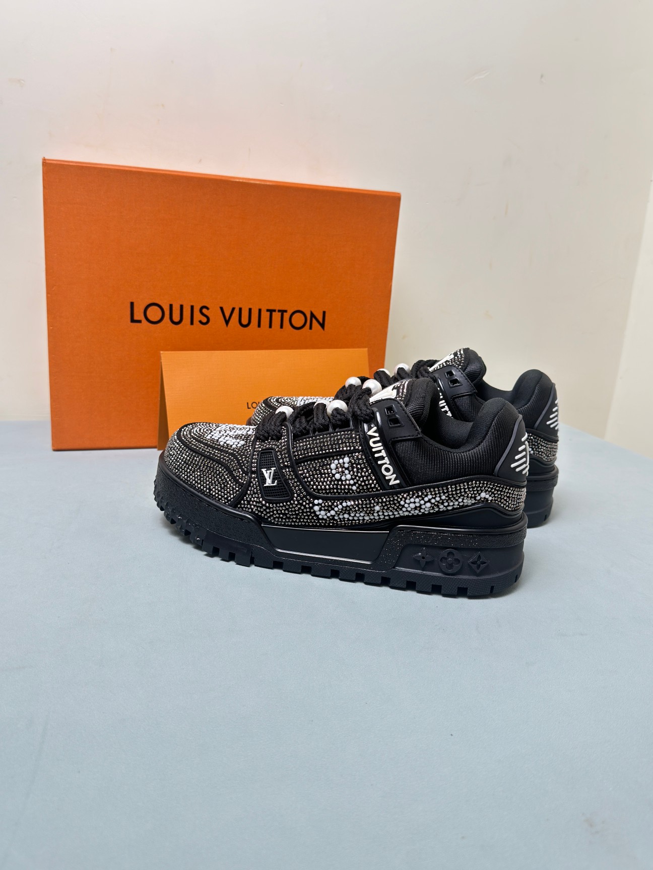 Louis Vuitton Basic Shoes Mesh Breathable L