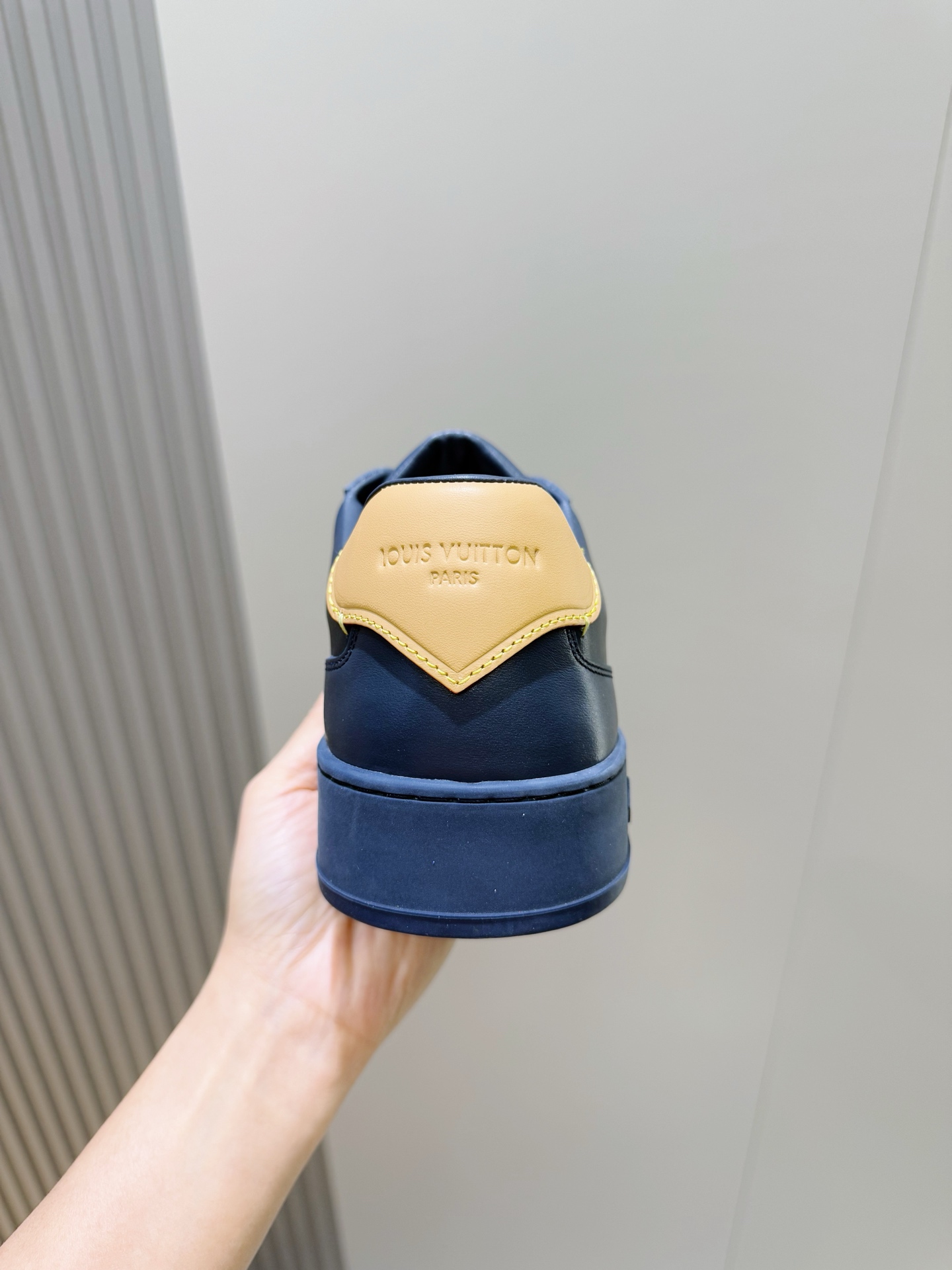 Louis Vuitton Sneakers M-l-s