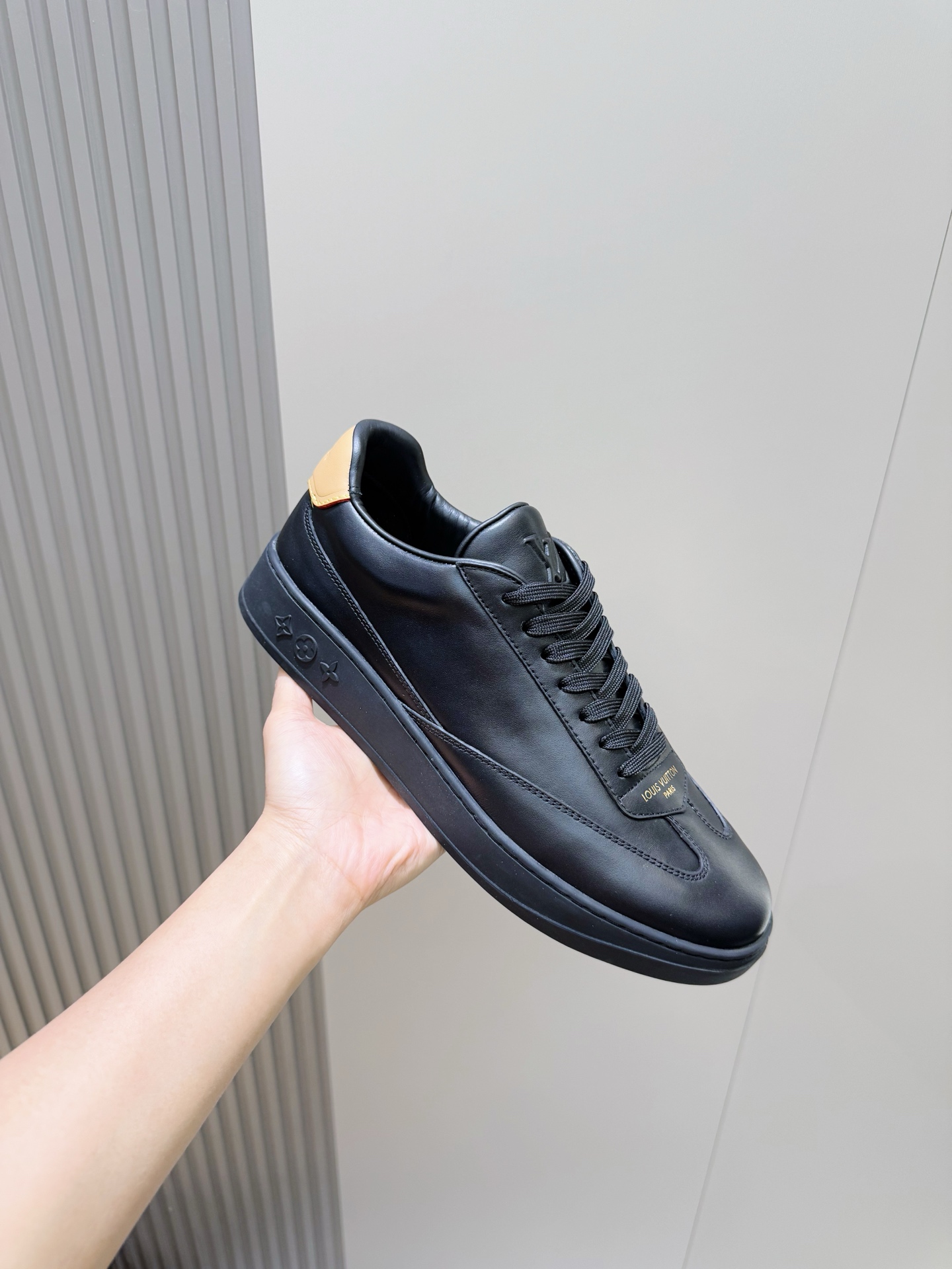 Louis Vuitton Sneakers M-l-s