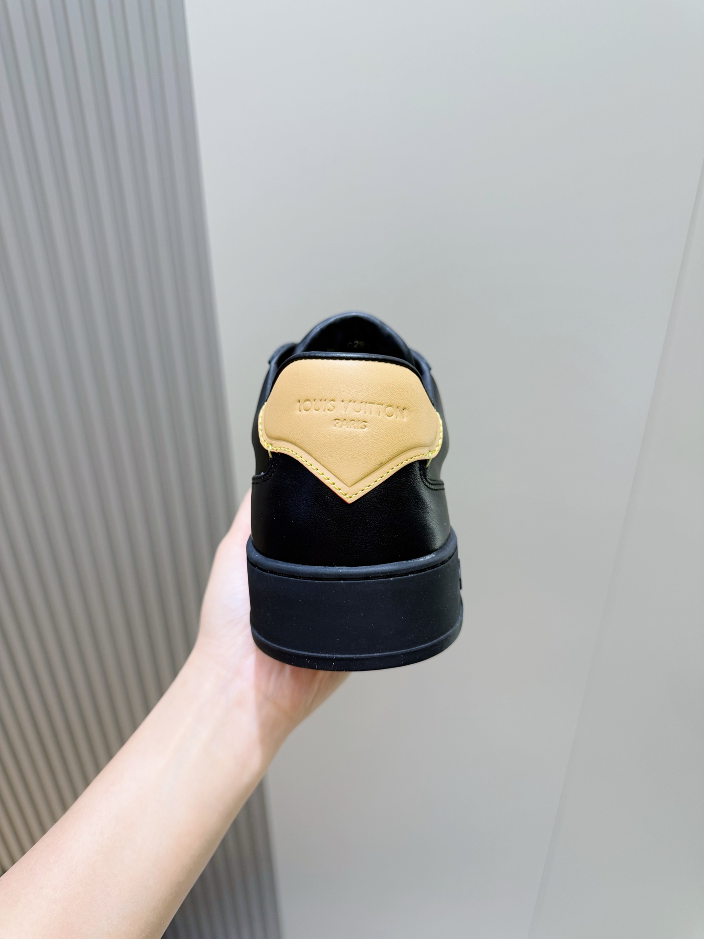 Louis Vuitton Sneakers M-l-s