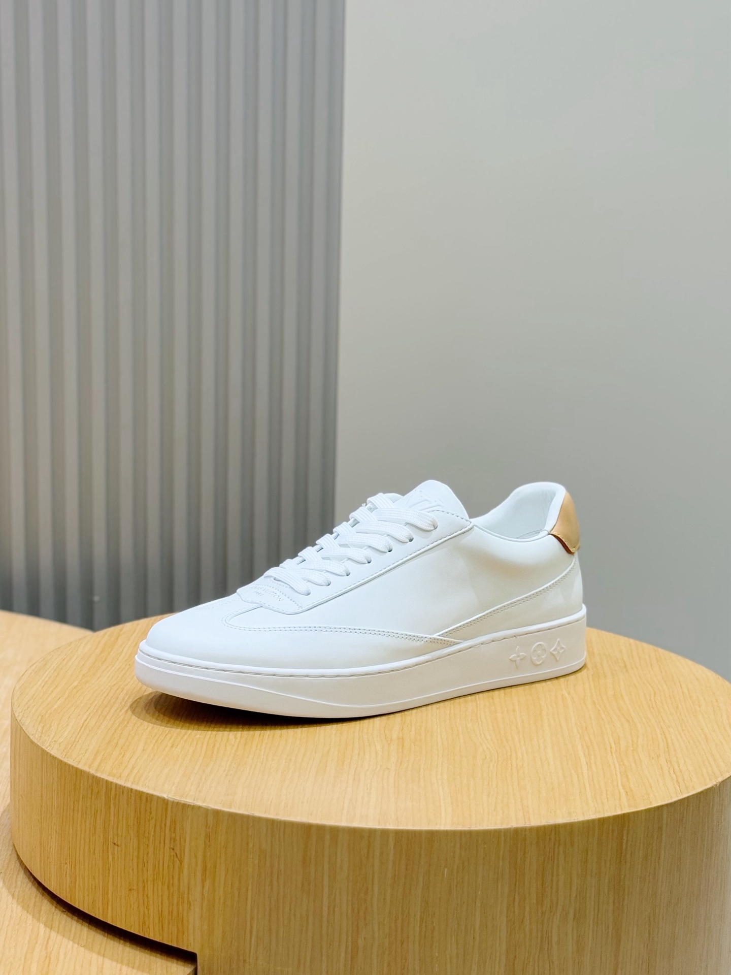 Louis Vuitton Sneakers M-l-s