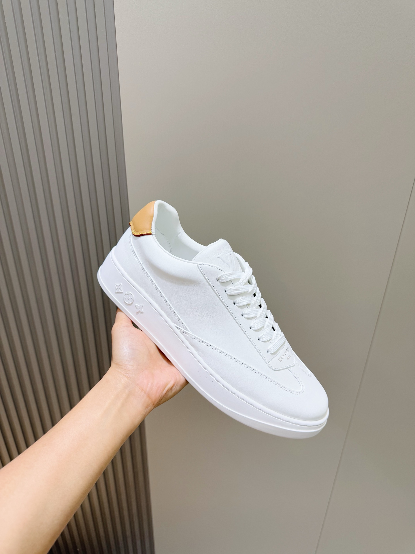 Louis Vuitton Sneakers M-l-s