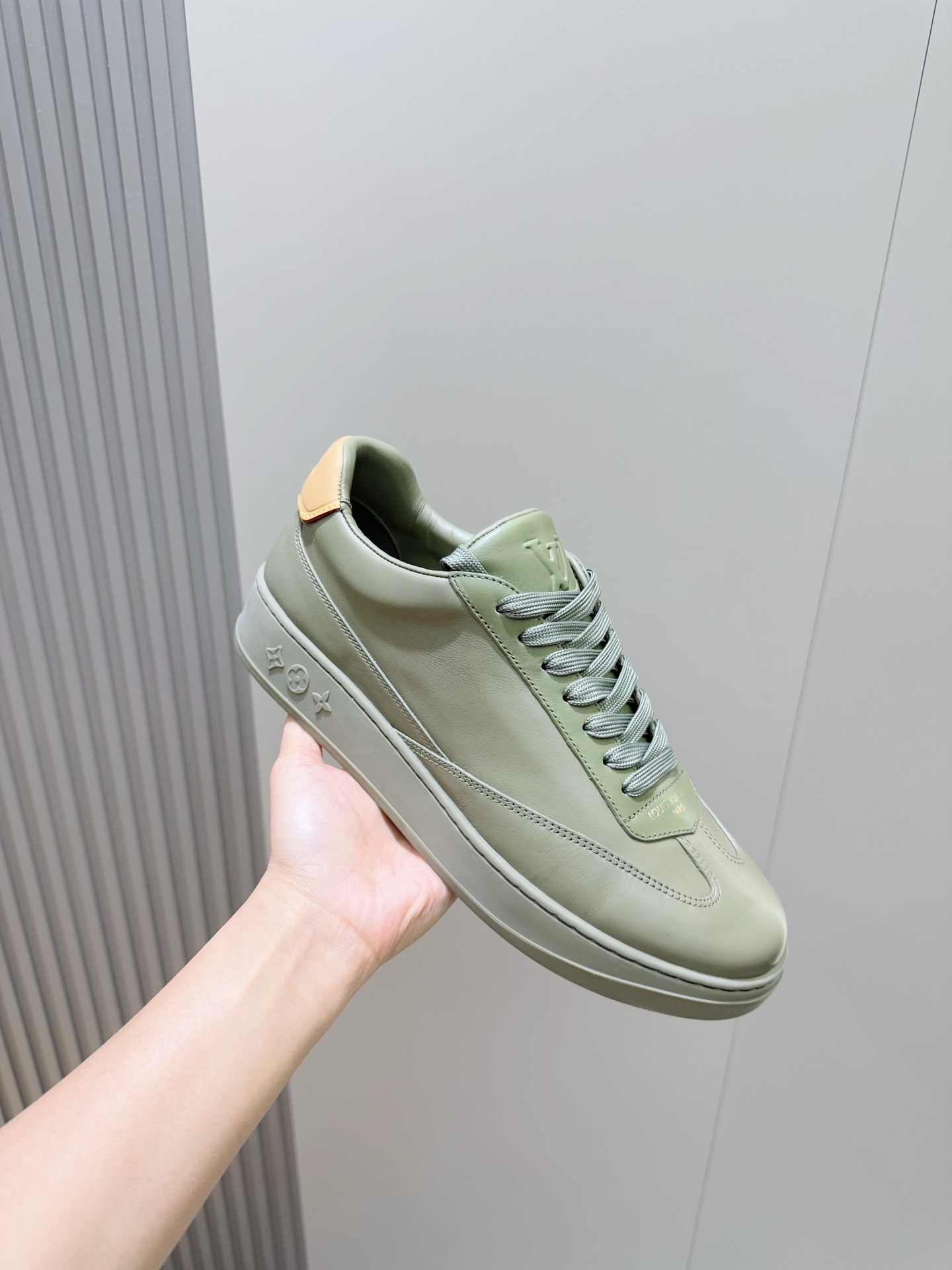 Louis Vuitton Sneakers M-l-s