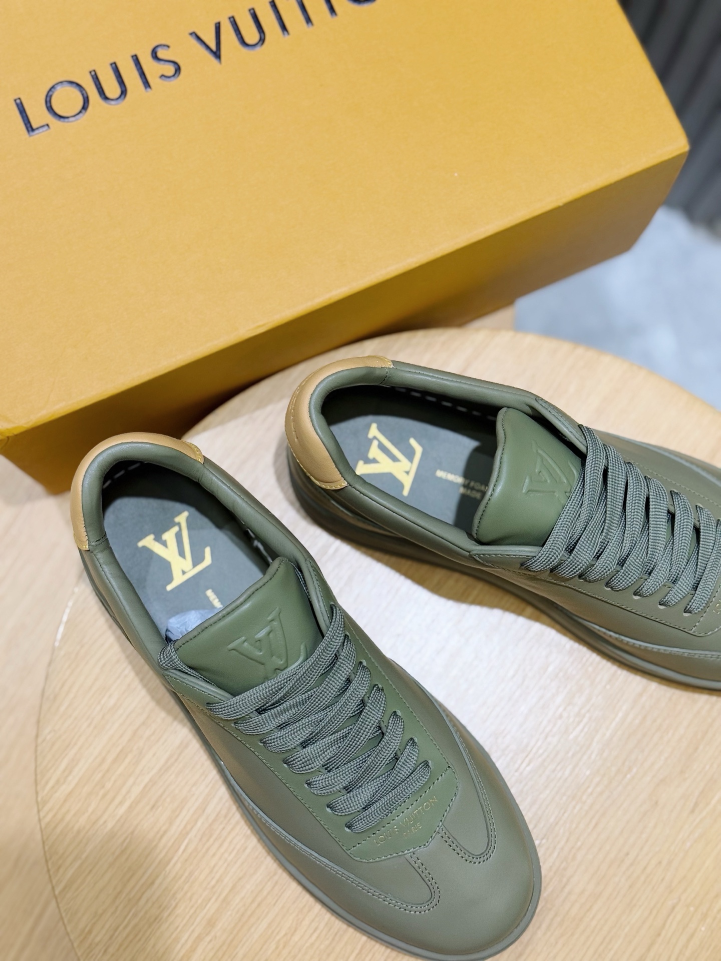 Louis Vuitton Sneakers M-l-s