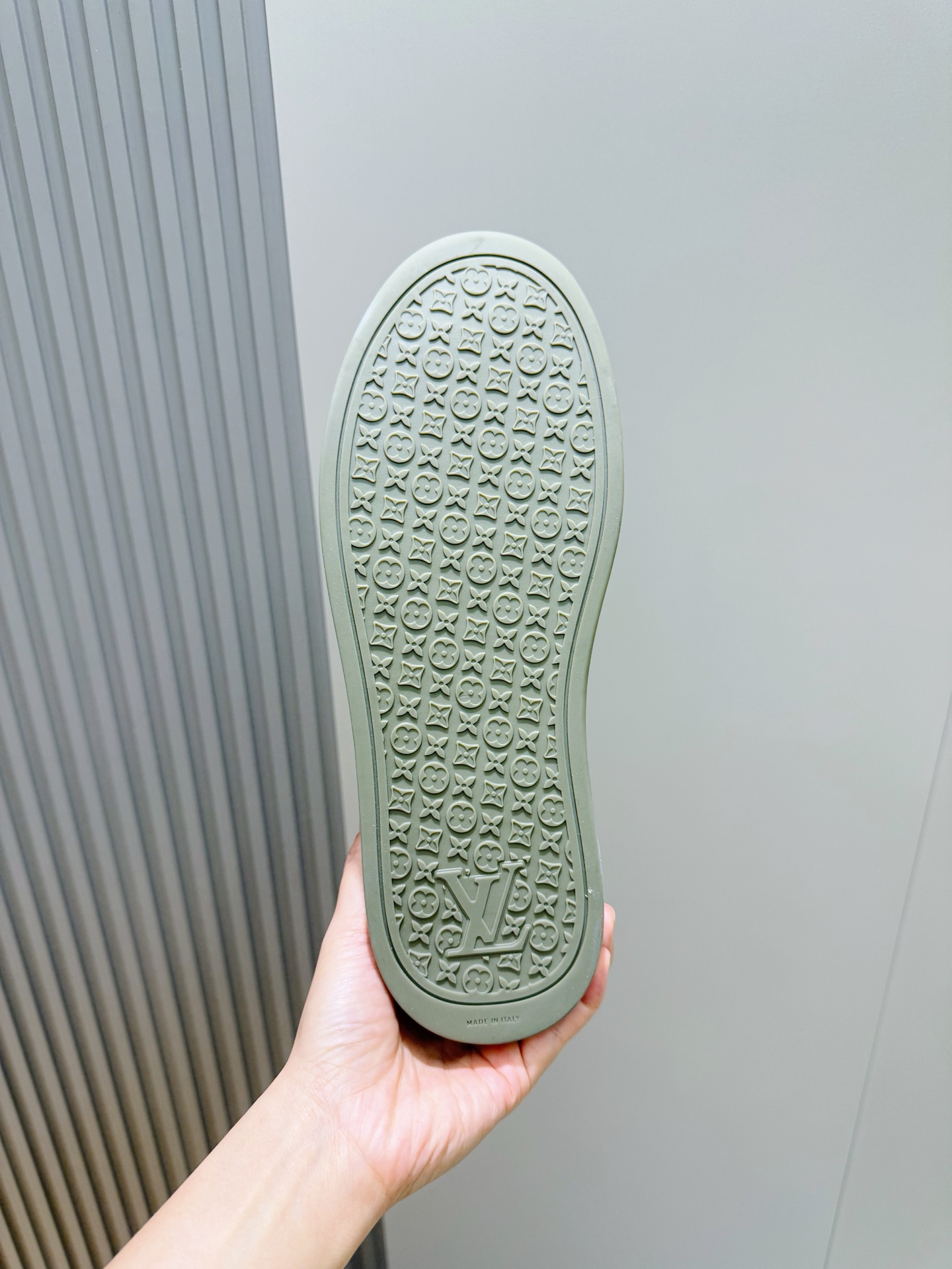 Louis Vuitton Sneakers M-l-s