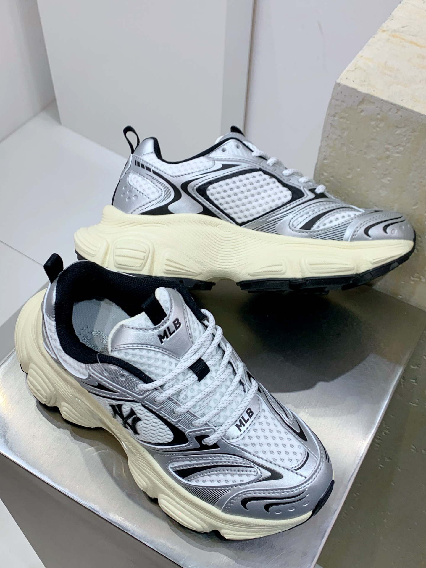 Nike Running Shoes M-l-s