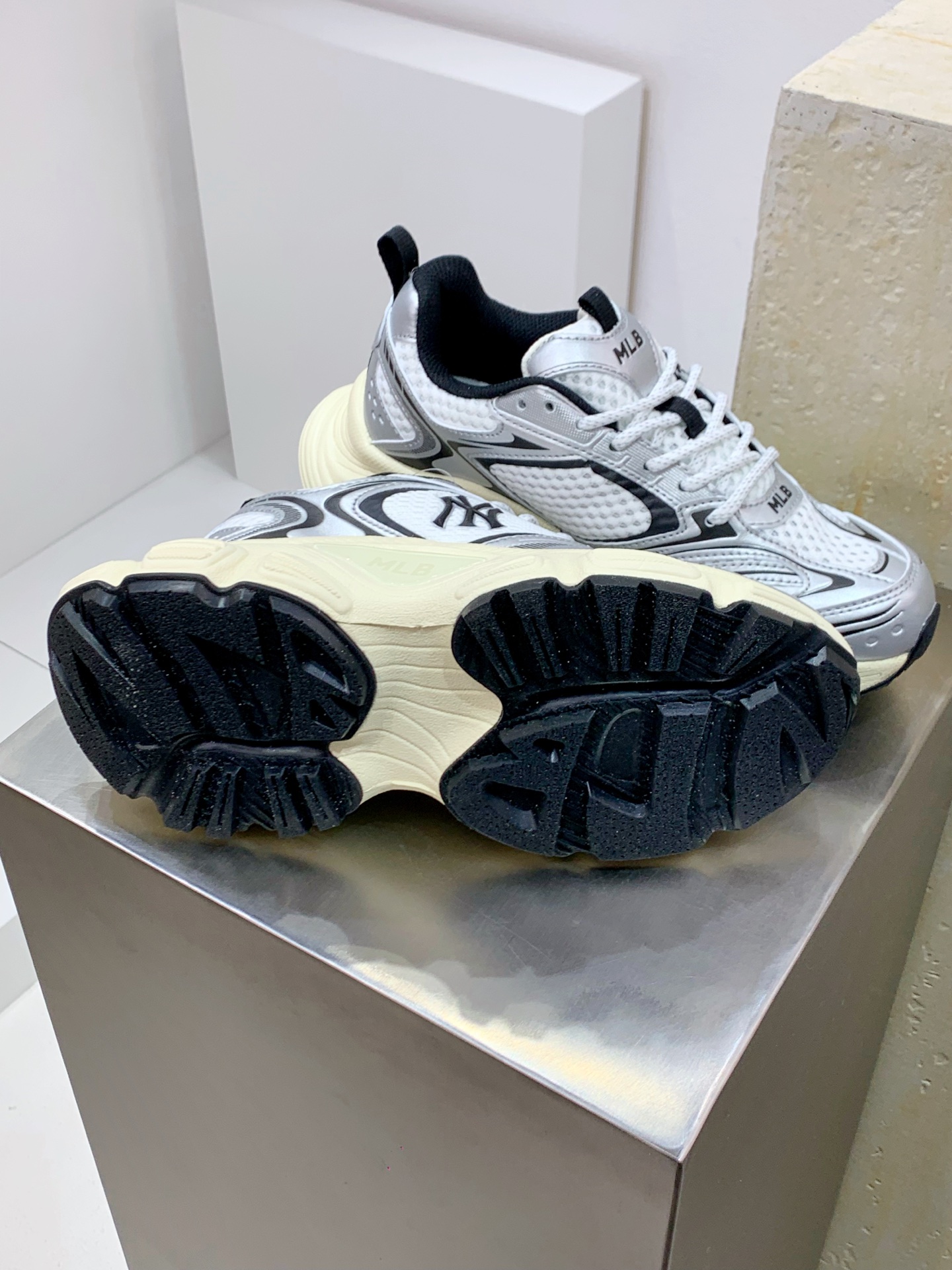 Nike Running Shoes M-l-s