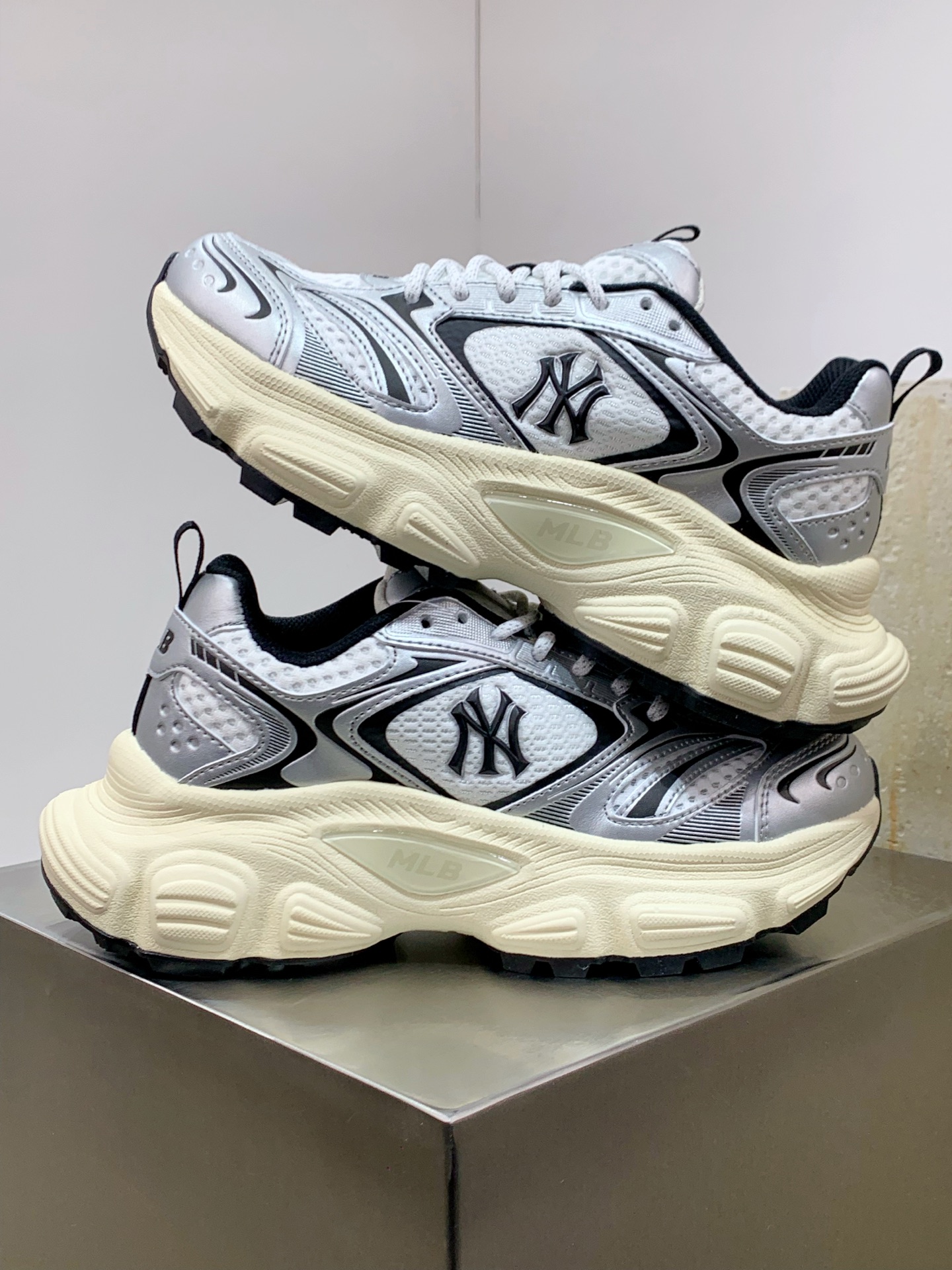 Nike Running Shoes M-l-s