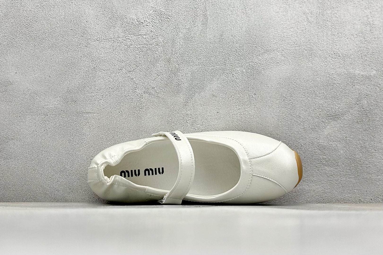 Miu Miu Basic Shoes White M