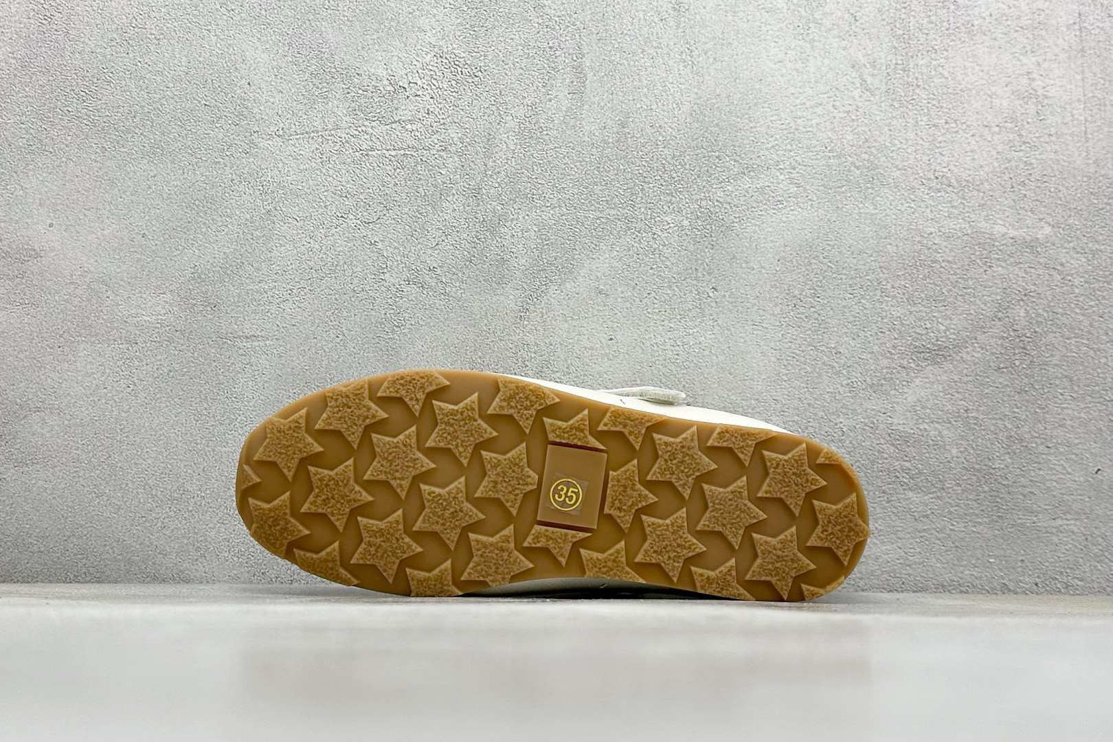 Miu Miu Basic Shoes White M