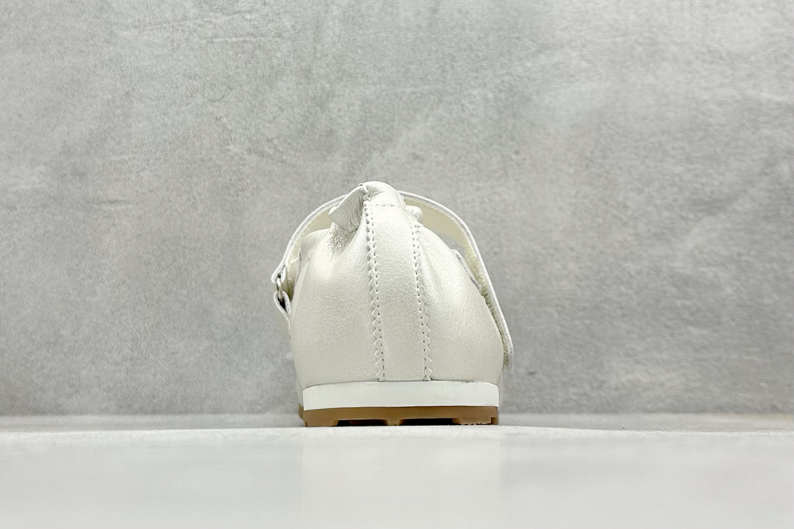 Miu Miu Basic Shoes White M