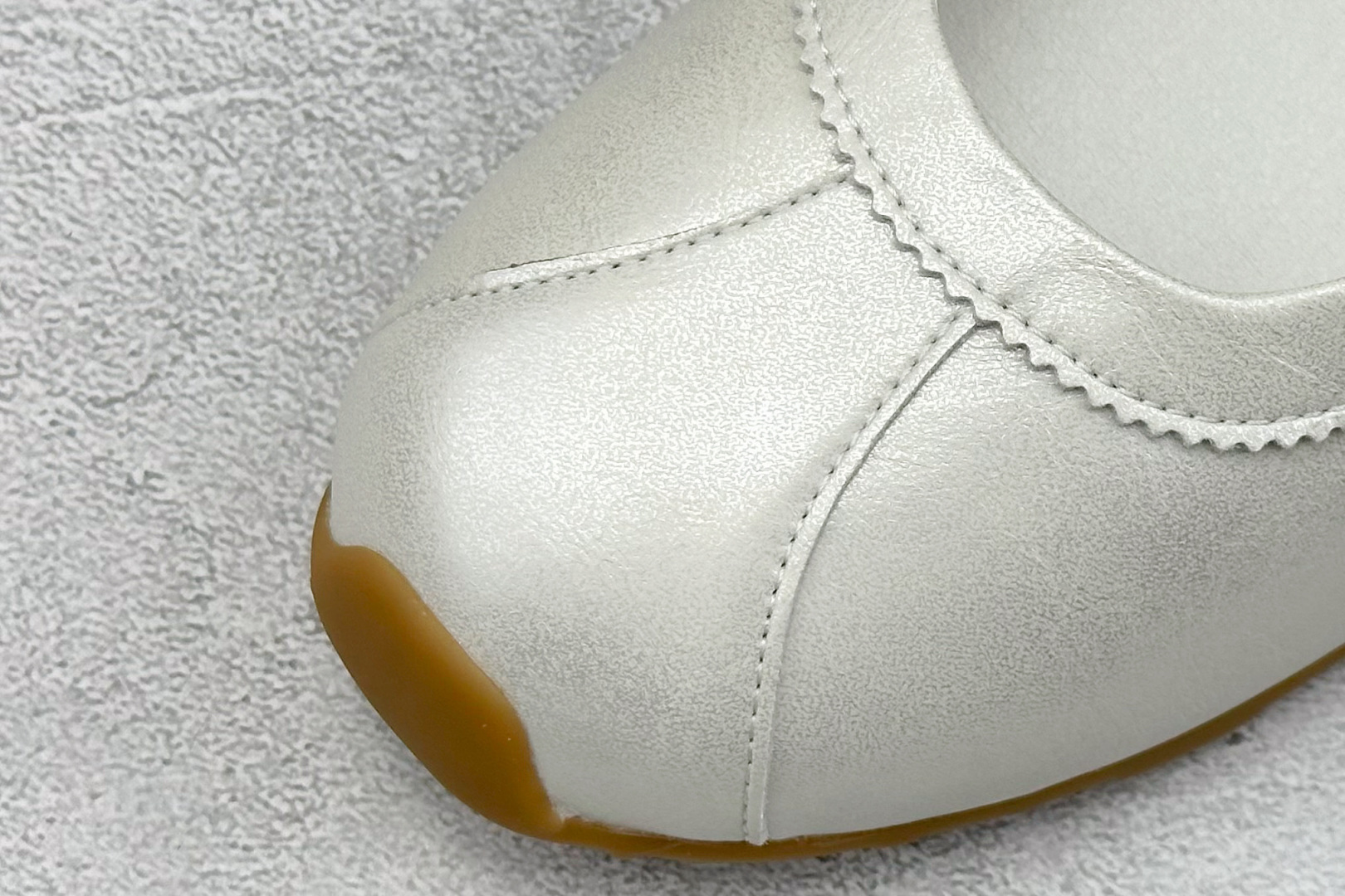 Miu Miu Basic Shoes White M