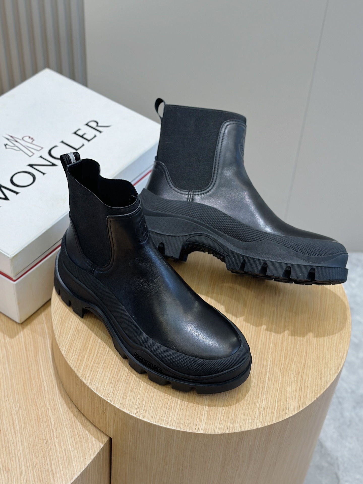 Moncler Male Basic Shoes M-l-s