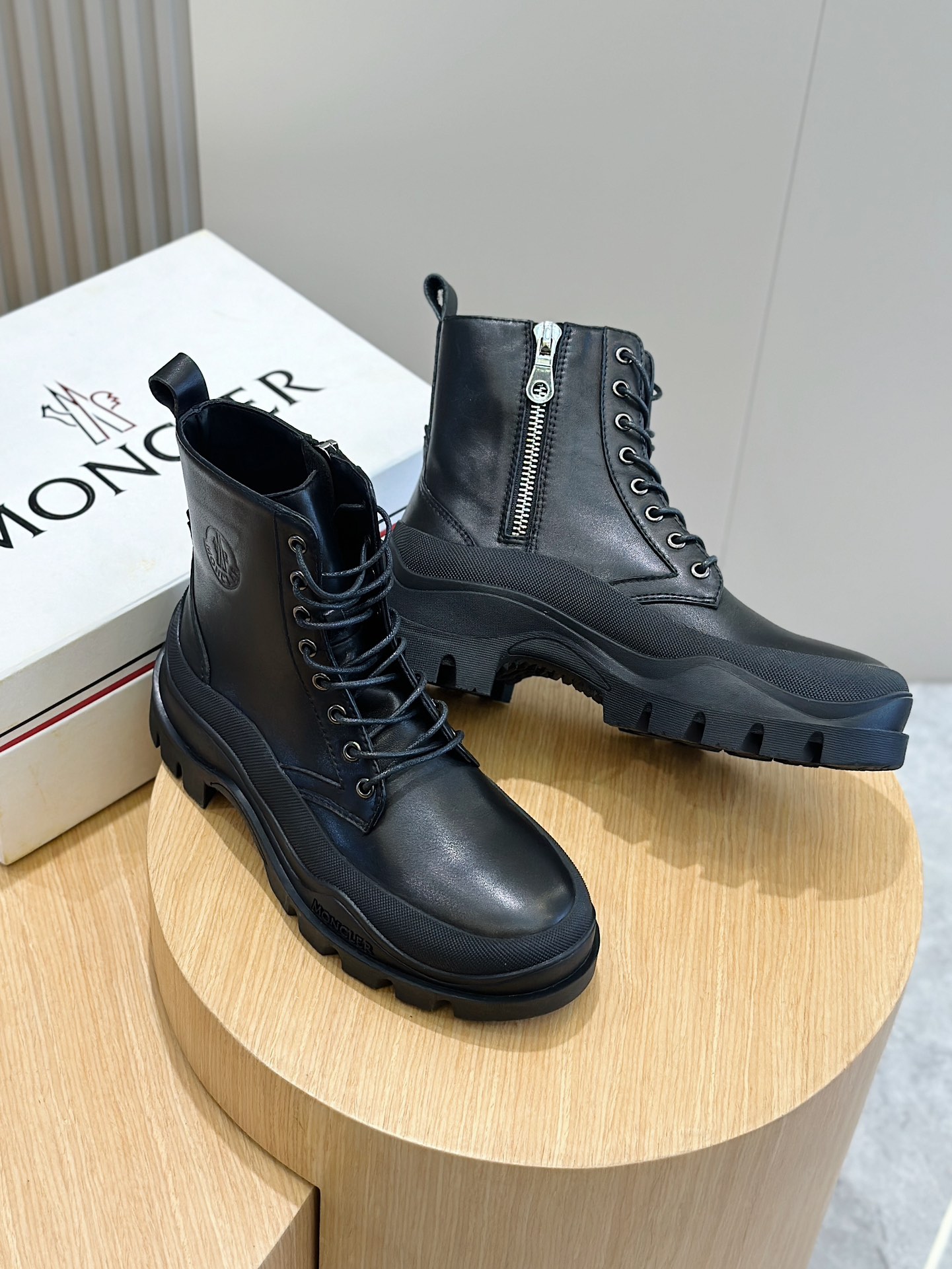 Moncler Male Basic Shoes M-l-s