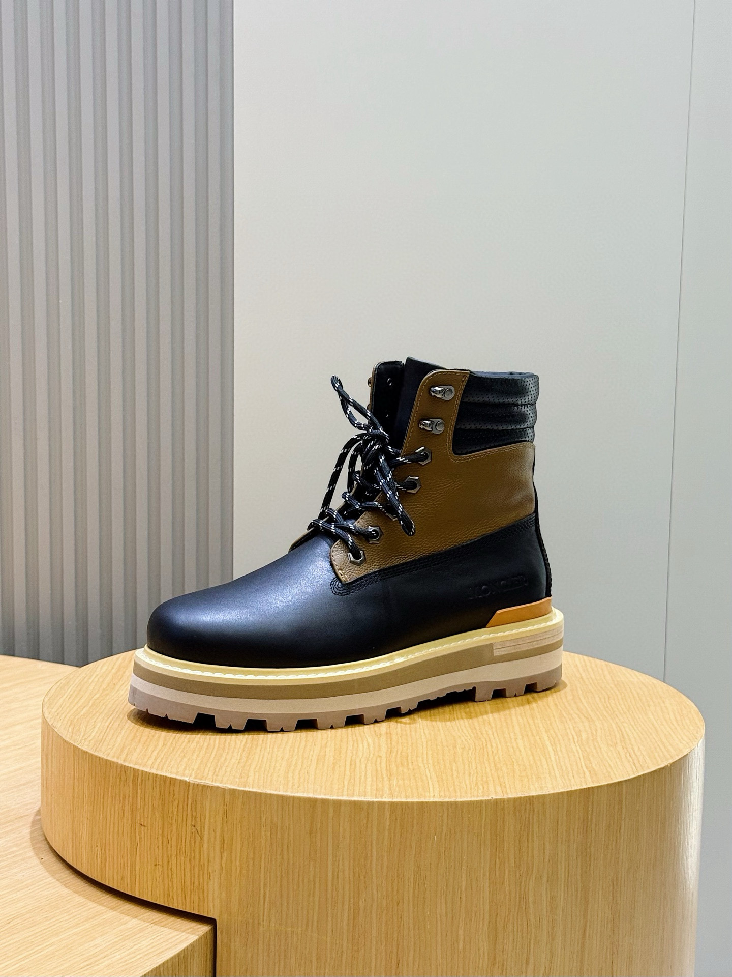 Dr. Martens Moncler Male Boots Cow Leather M-l-s