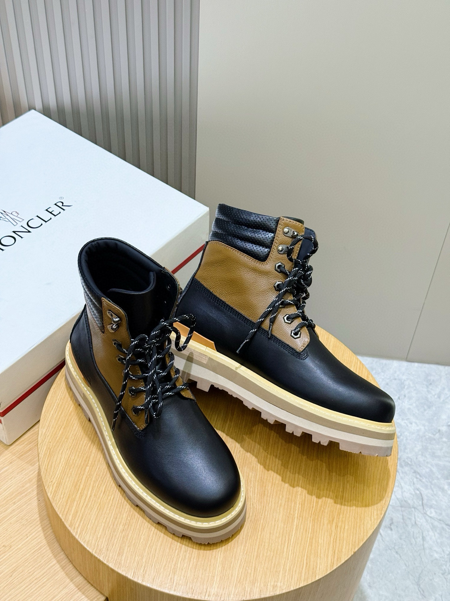 Dr. Martens Moncler Male Boots Cow Leather M-l-s