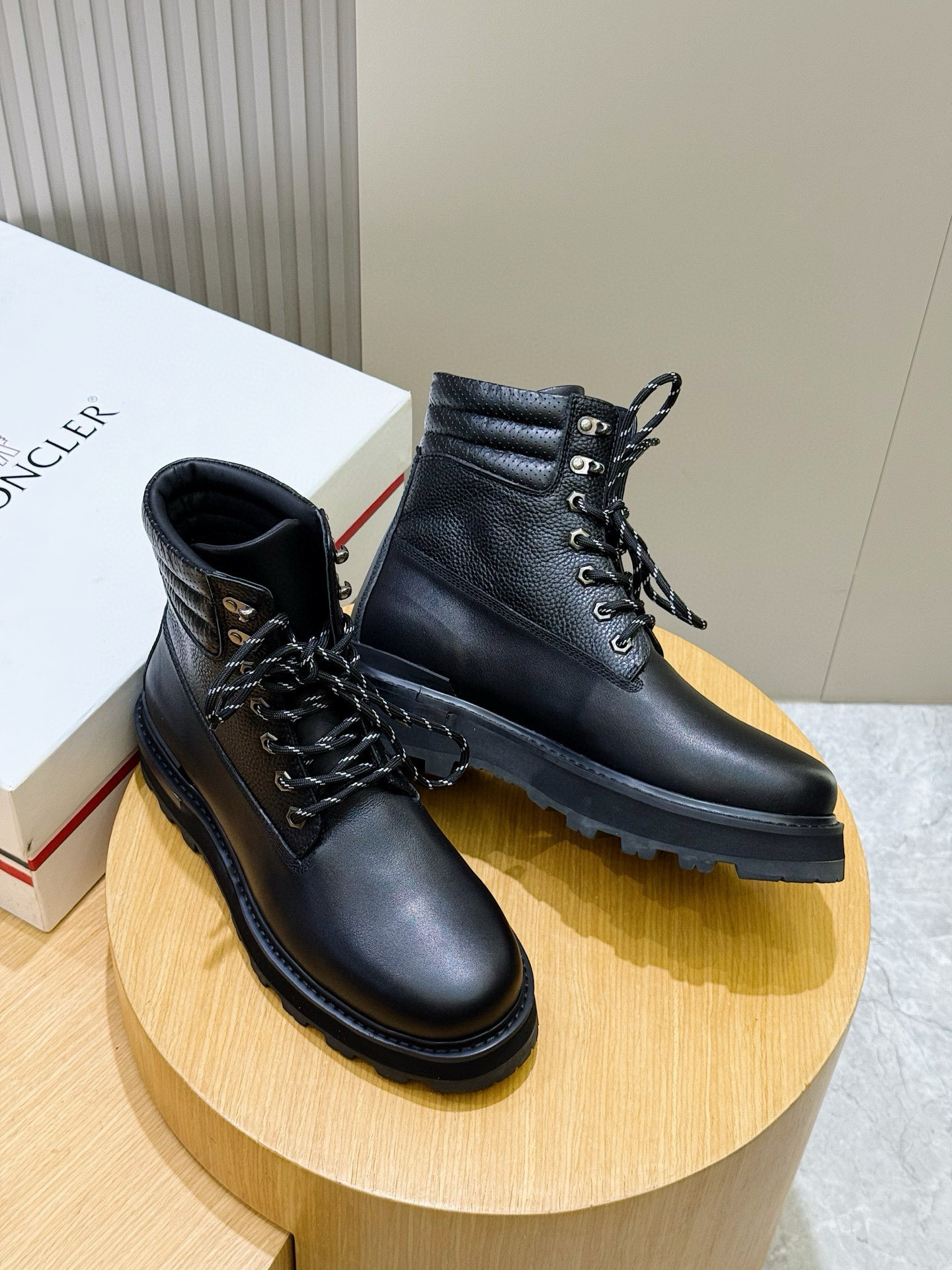 Dr. Martens Moncler Male Boots Cow Leather M-l-s