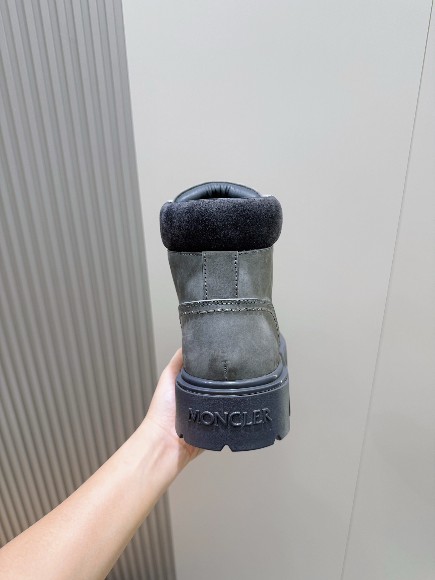 Dr. Martens Male Boots Cow Leather M-l-s