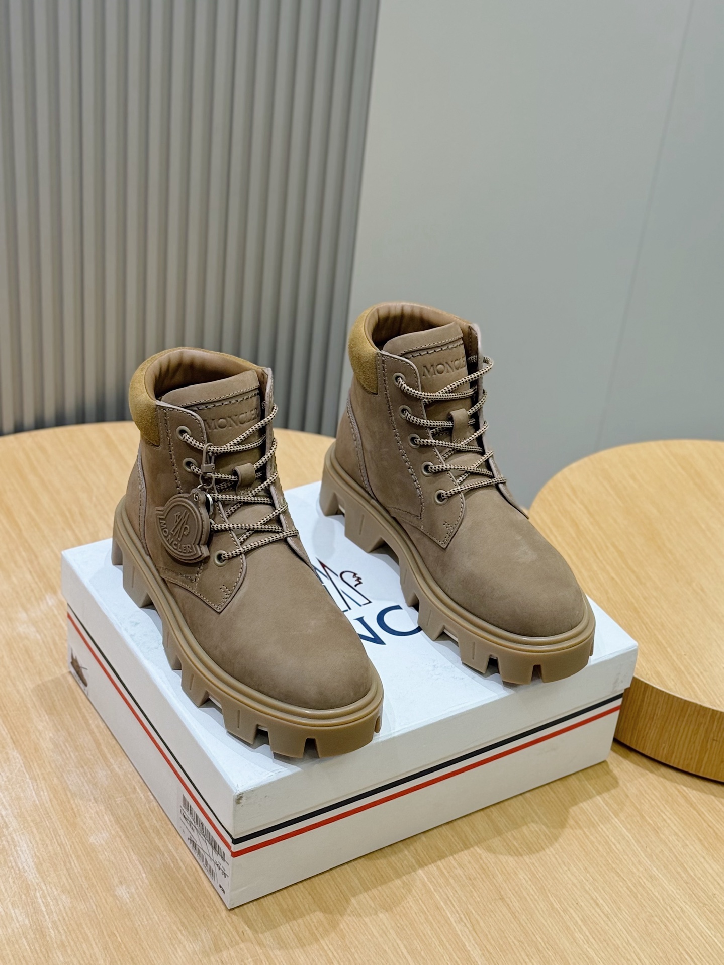 Dr. Martens Male Boots Cow Leather M-l-s