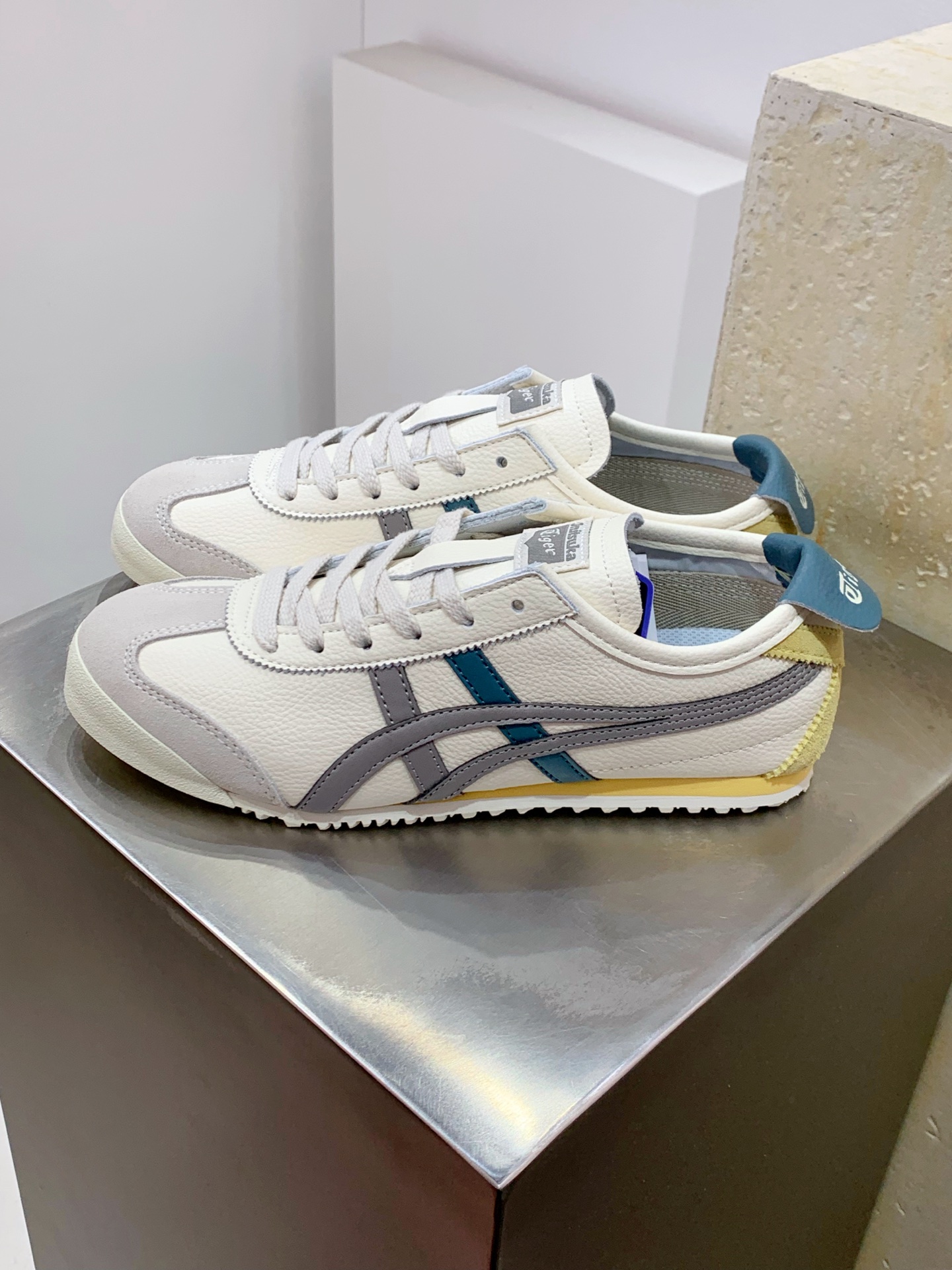 Onitsuka Tiger Sneakers M-s
