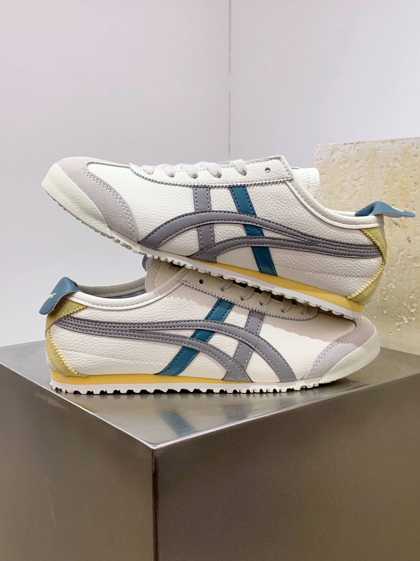 Onitsuka Tiger Sneakers M-s