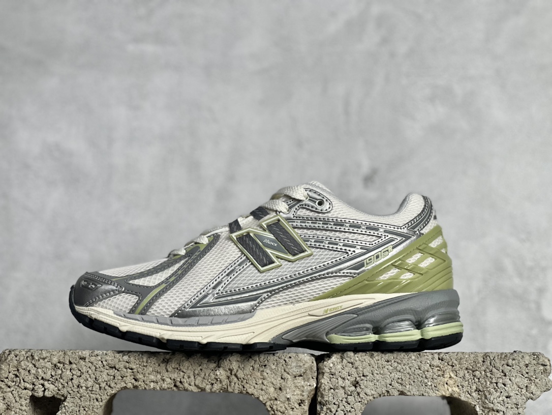 New Balance Running Shoes Breathable M