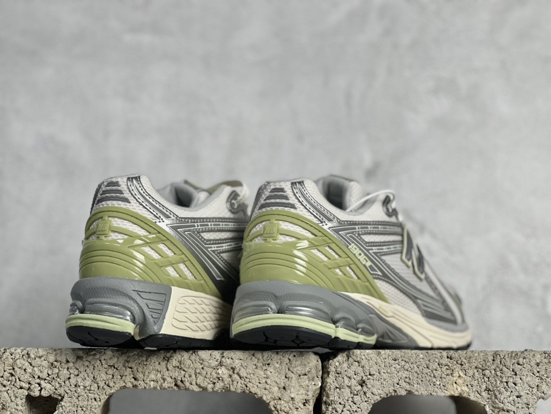 New Balance Running Shoes Breathable M