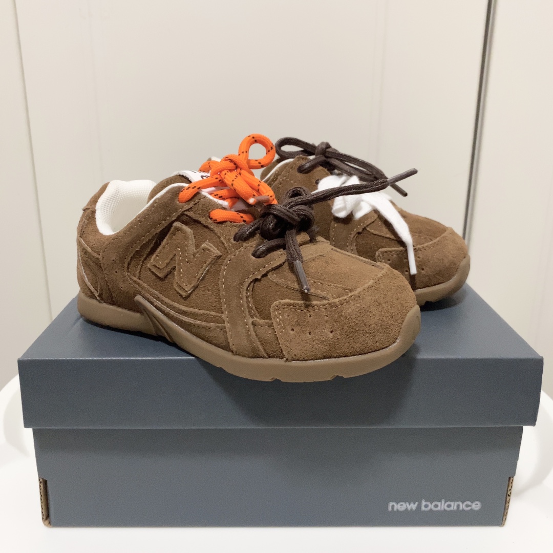 Miu Miu New Balance Basic Shoes Lightweight M