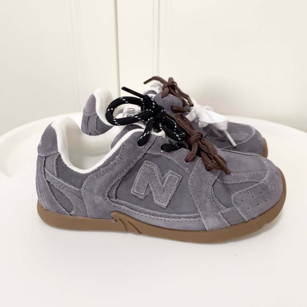 Miu Miu New Balance Basic Shoes Lightweight M