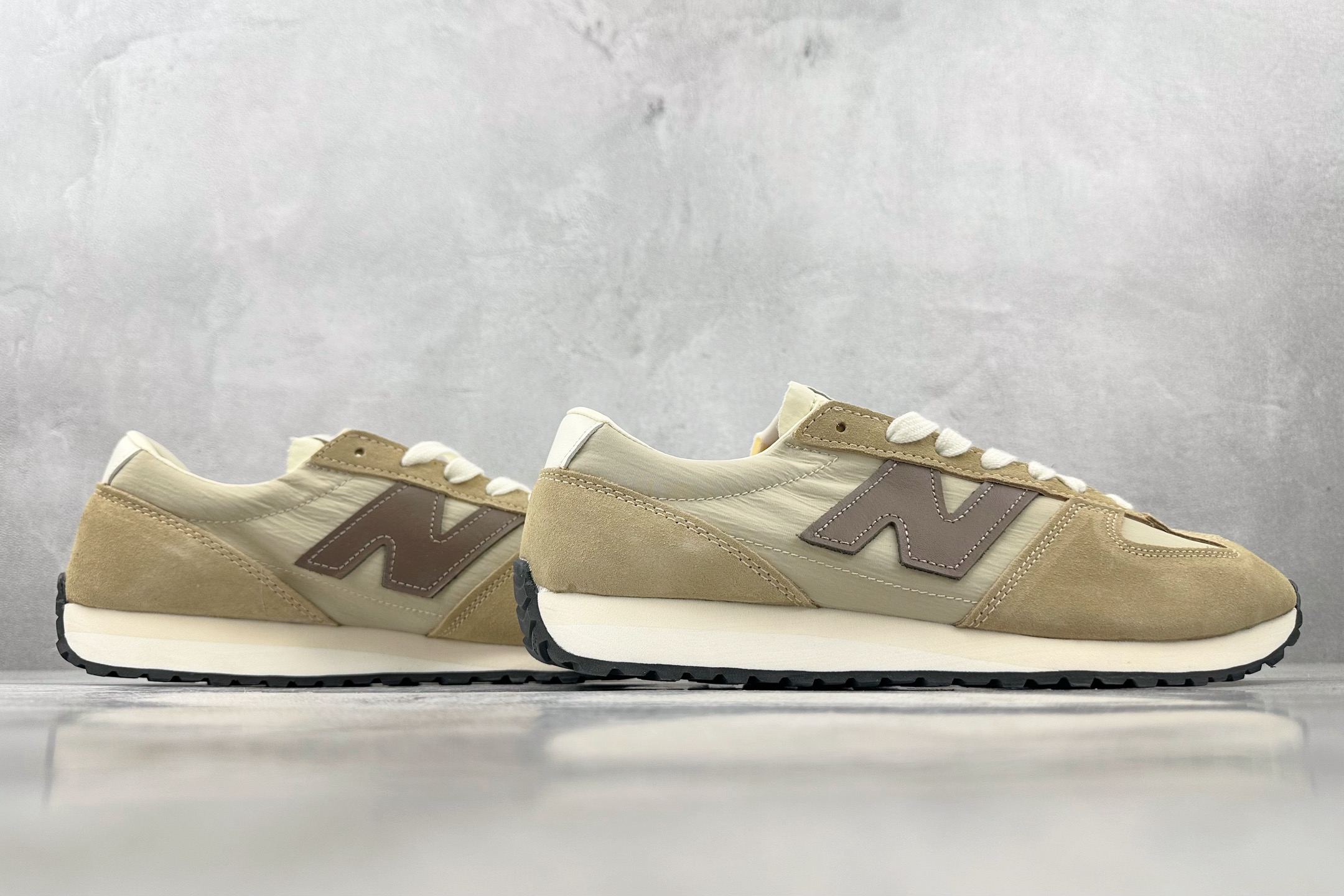 New Balance Basic Shoes Brown L